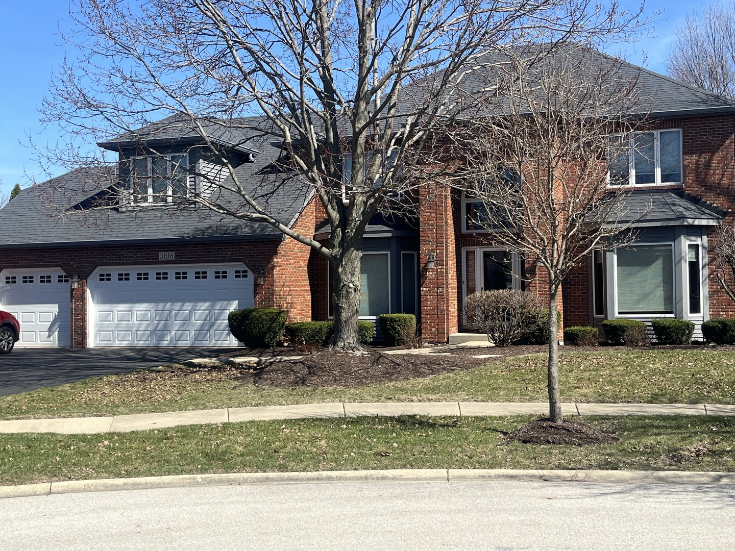 3816 Mandeville Lane