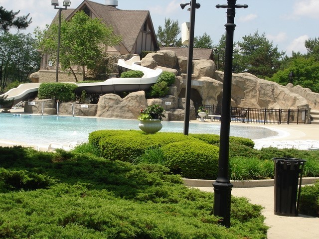 3816 Mandeville Lane