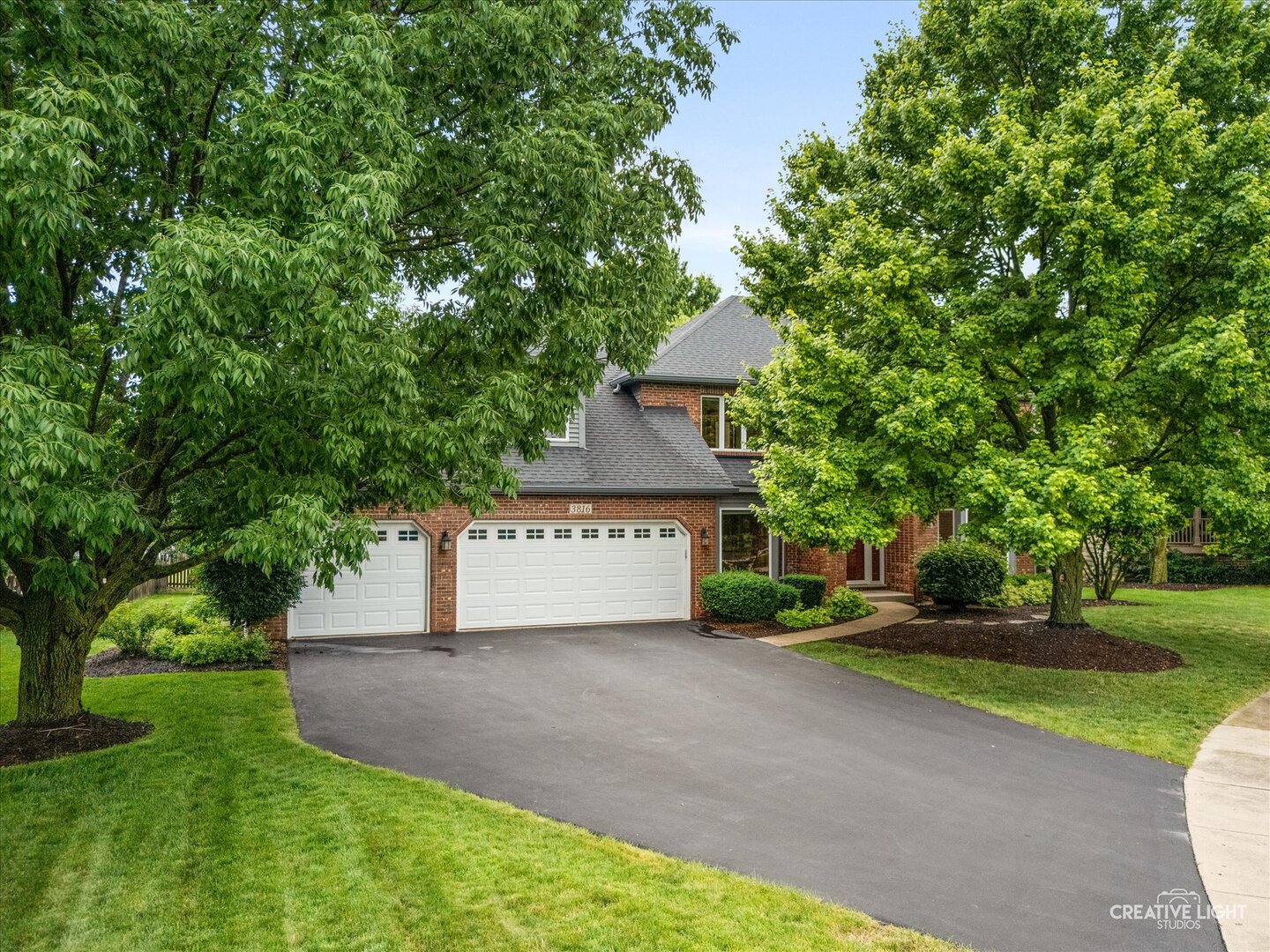 3816 Mandeville Lane