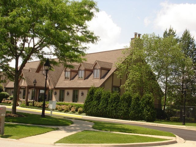 3816 Mandeville Lane