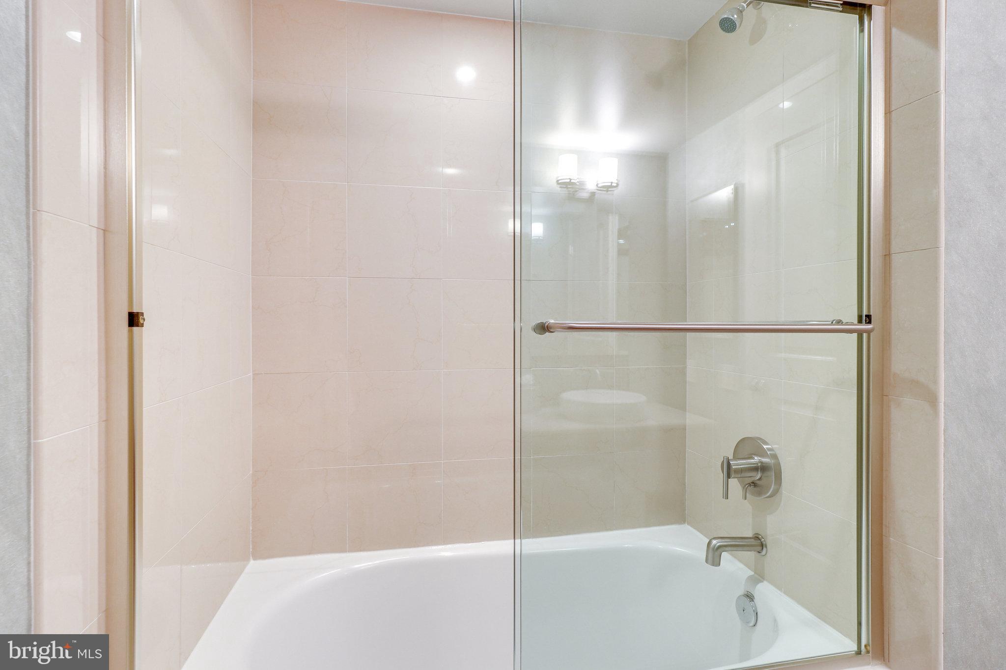 1025 1st St SE #1406