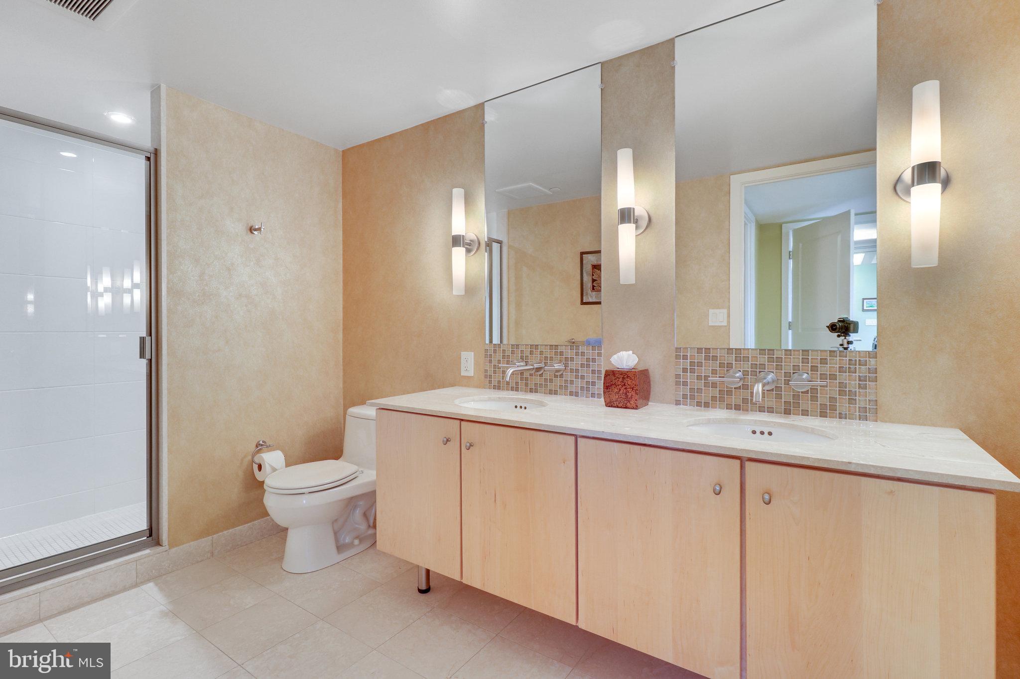 1025 1st St SE #1406