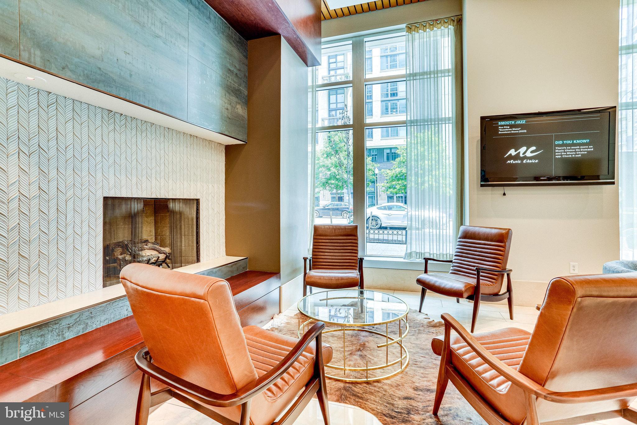 1025 1st St SE #1406