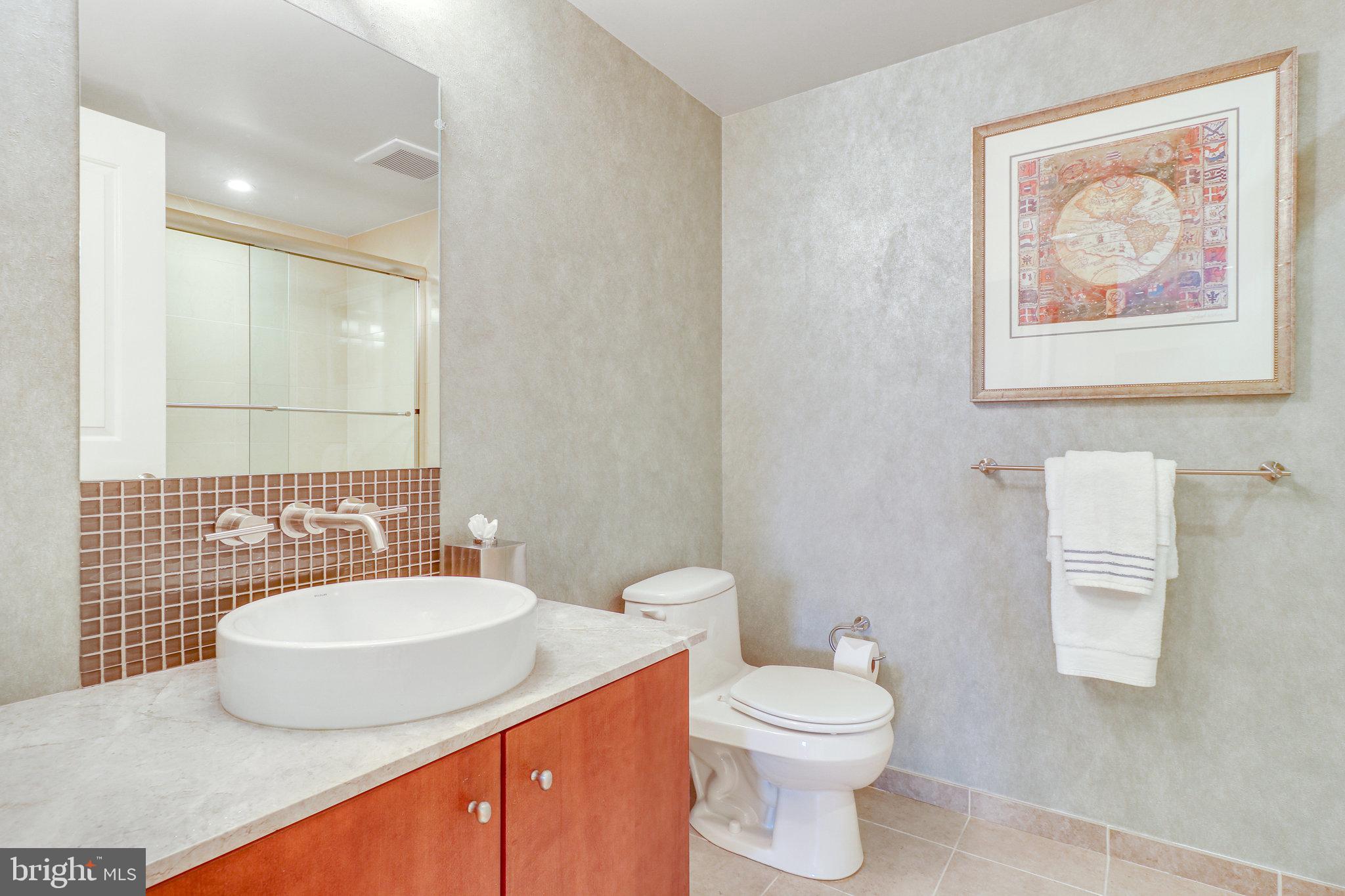 1025 1st St SE #1406