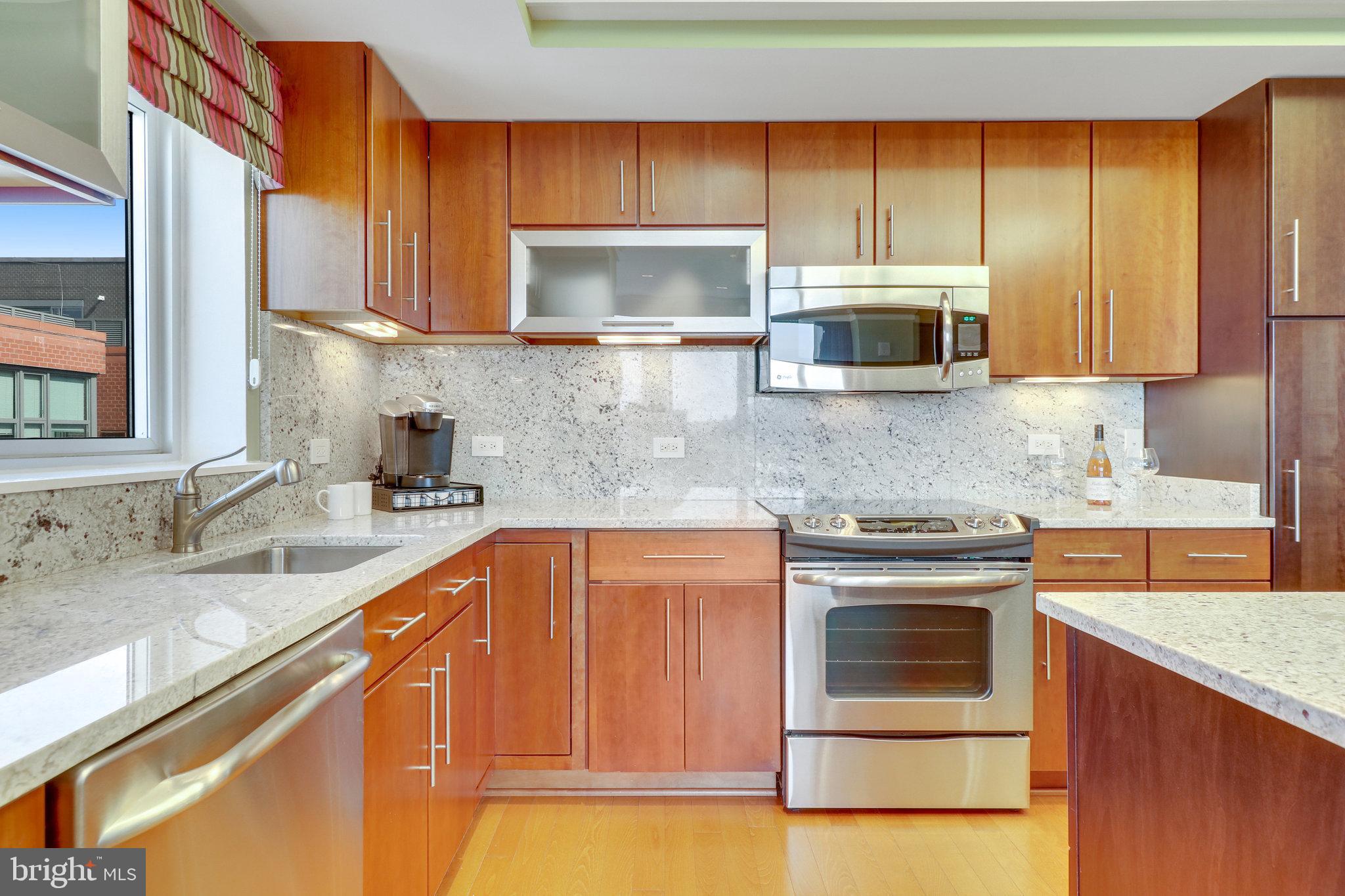 1025 1st St SE #1406