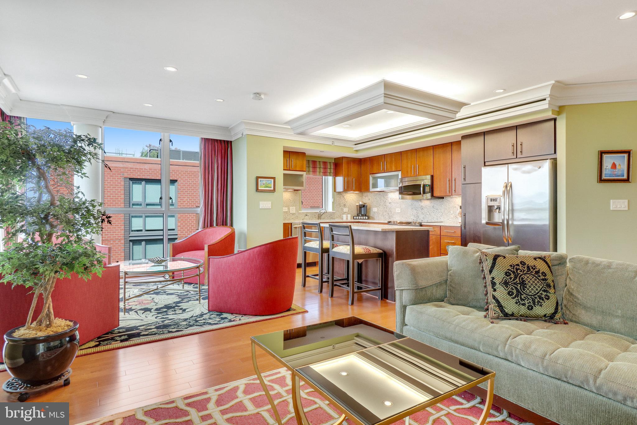 1025 1st St SE #1406