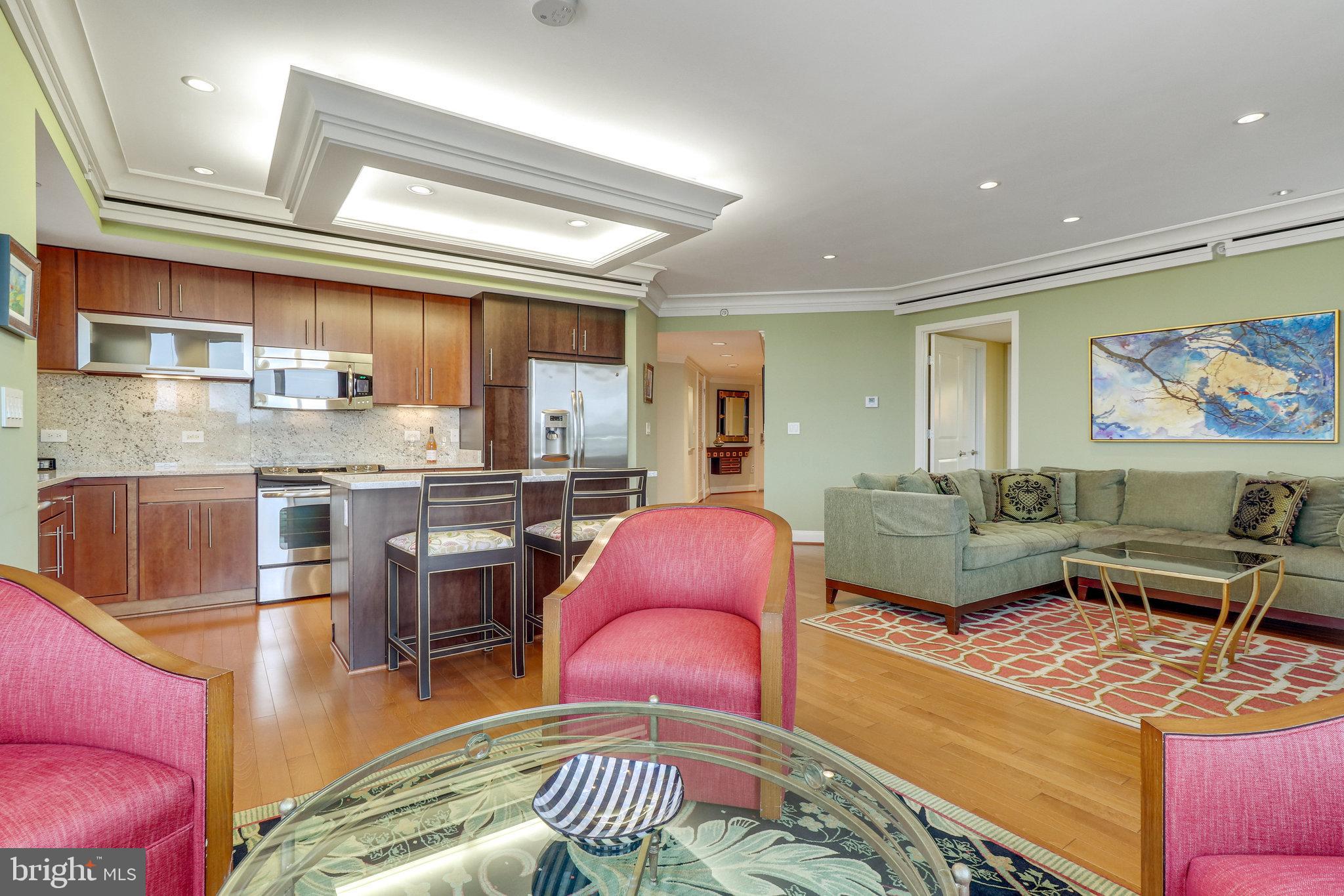 1025 1st St SE #1406