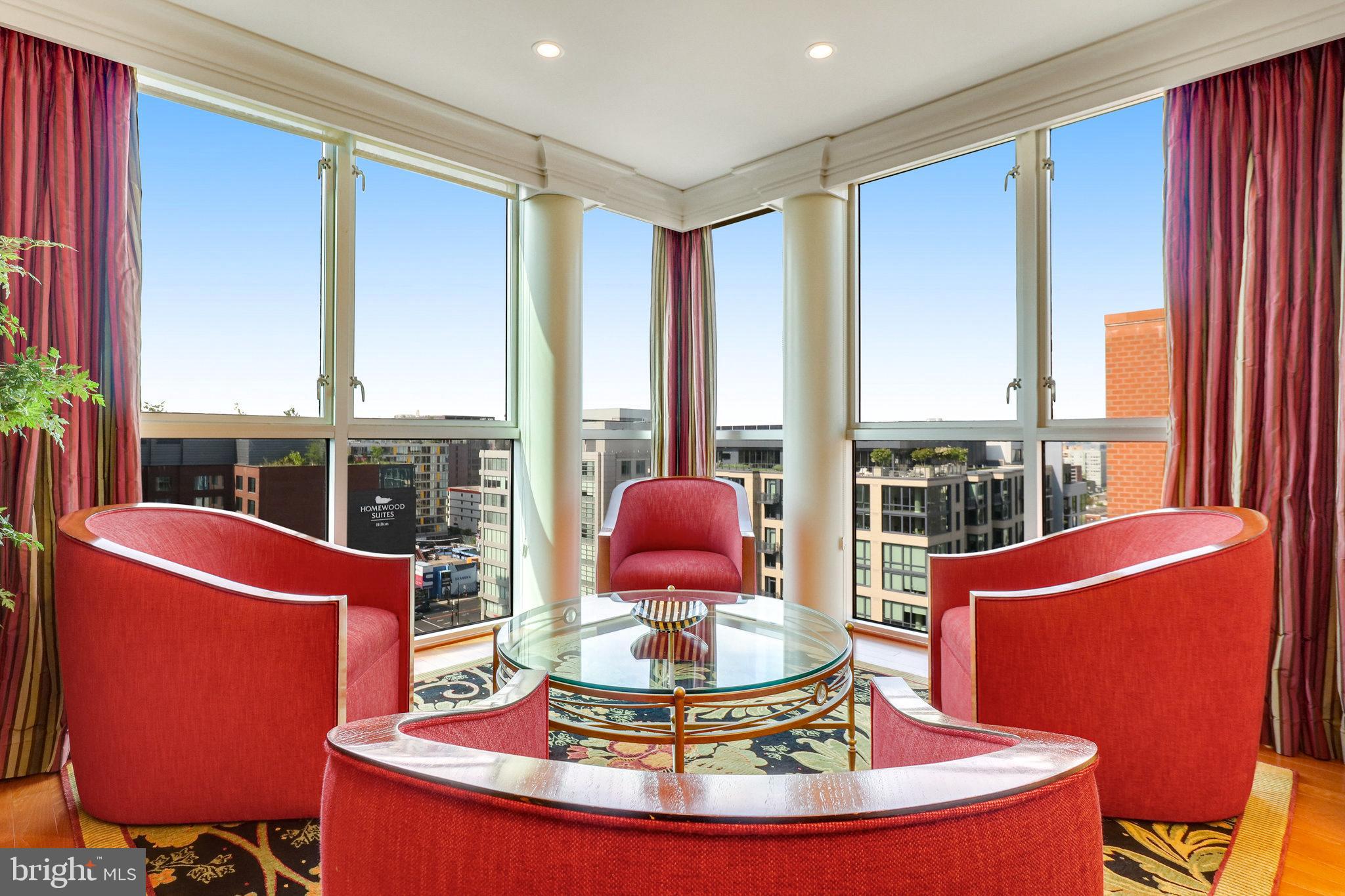 1025 1st St SE #1406