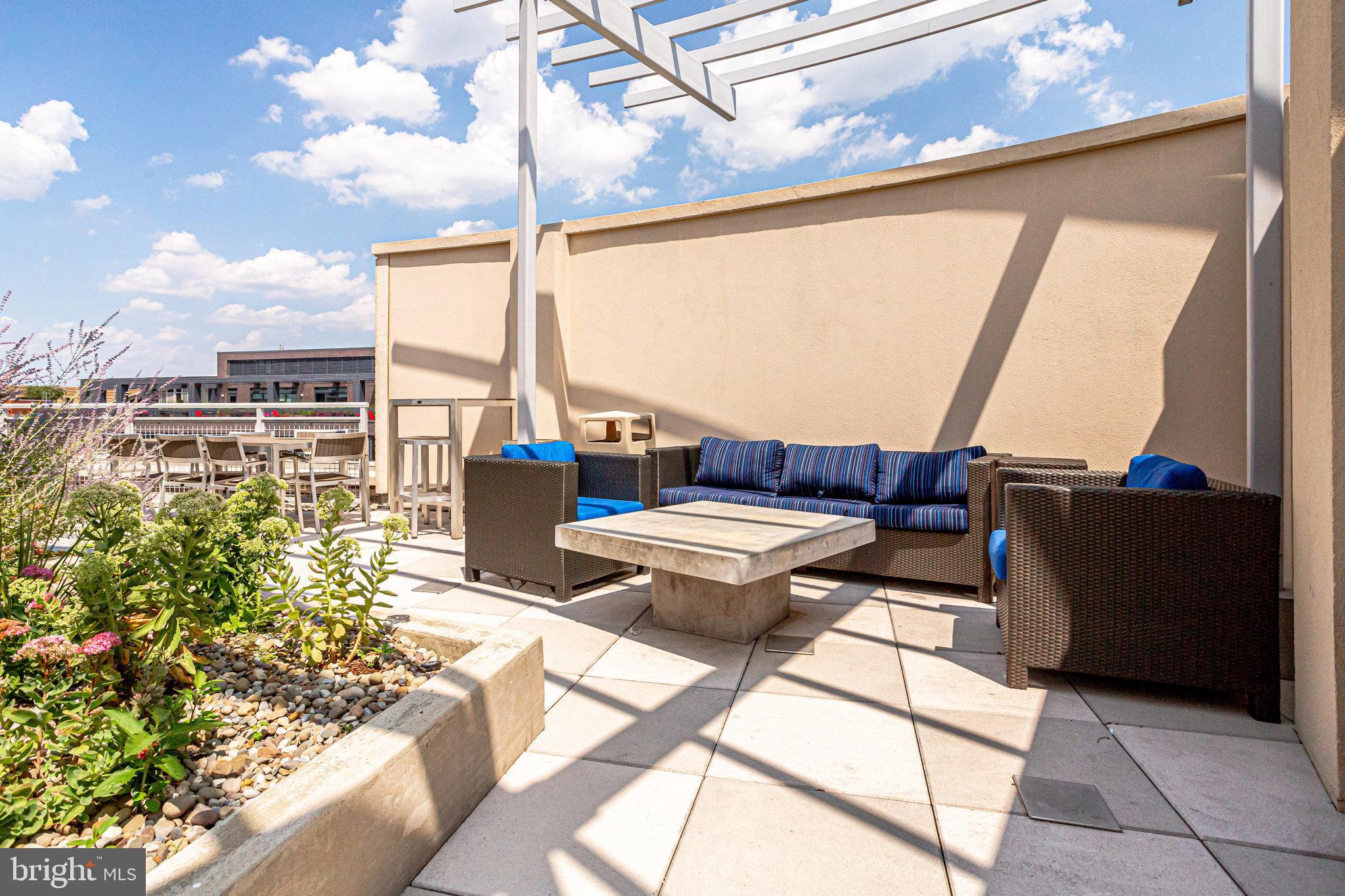 1025 1st St SE #1406