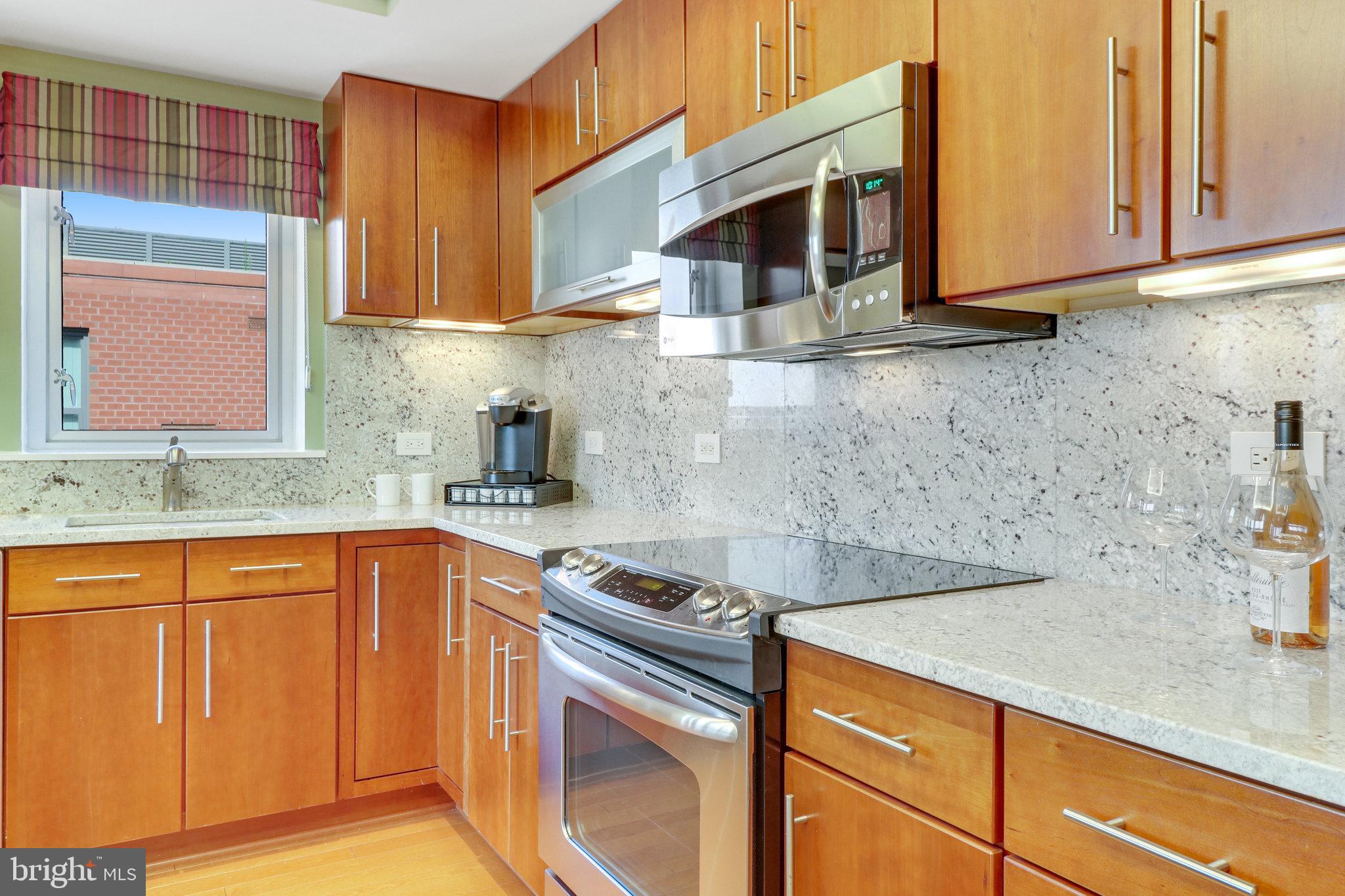 1025 1st St SE #1406