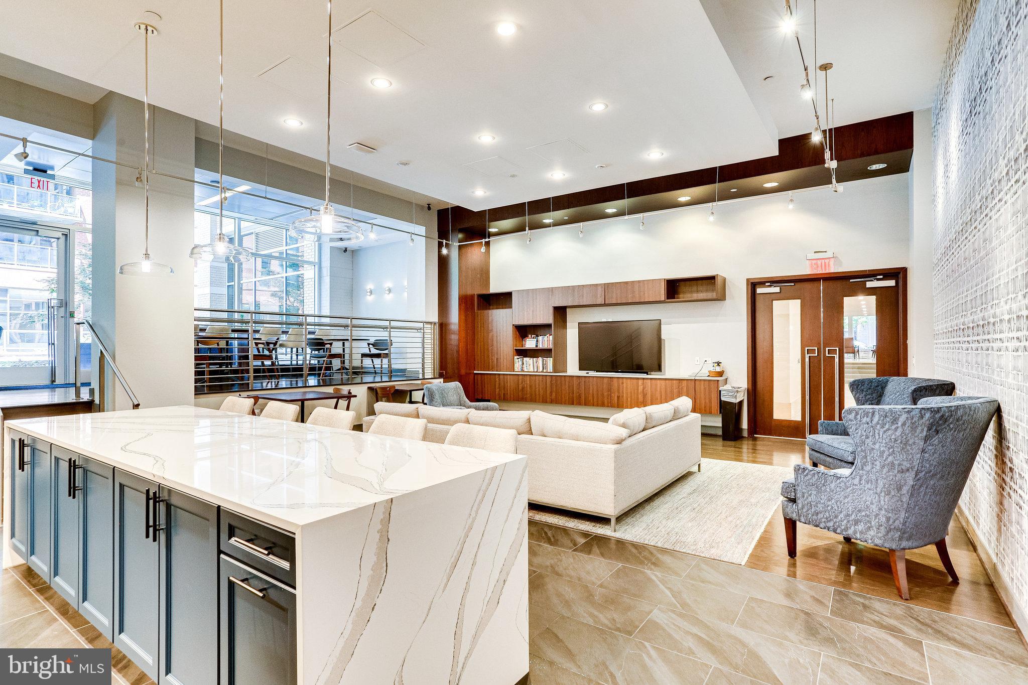 1025 1st St SE #1406