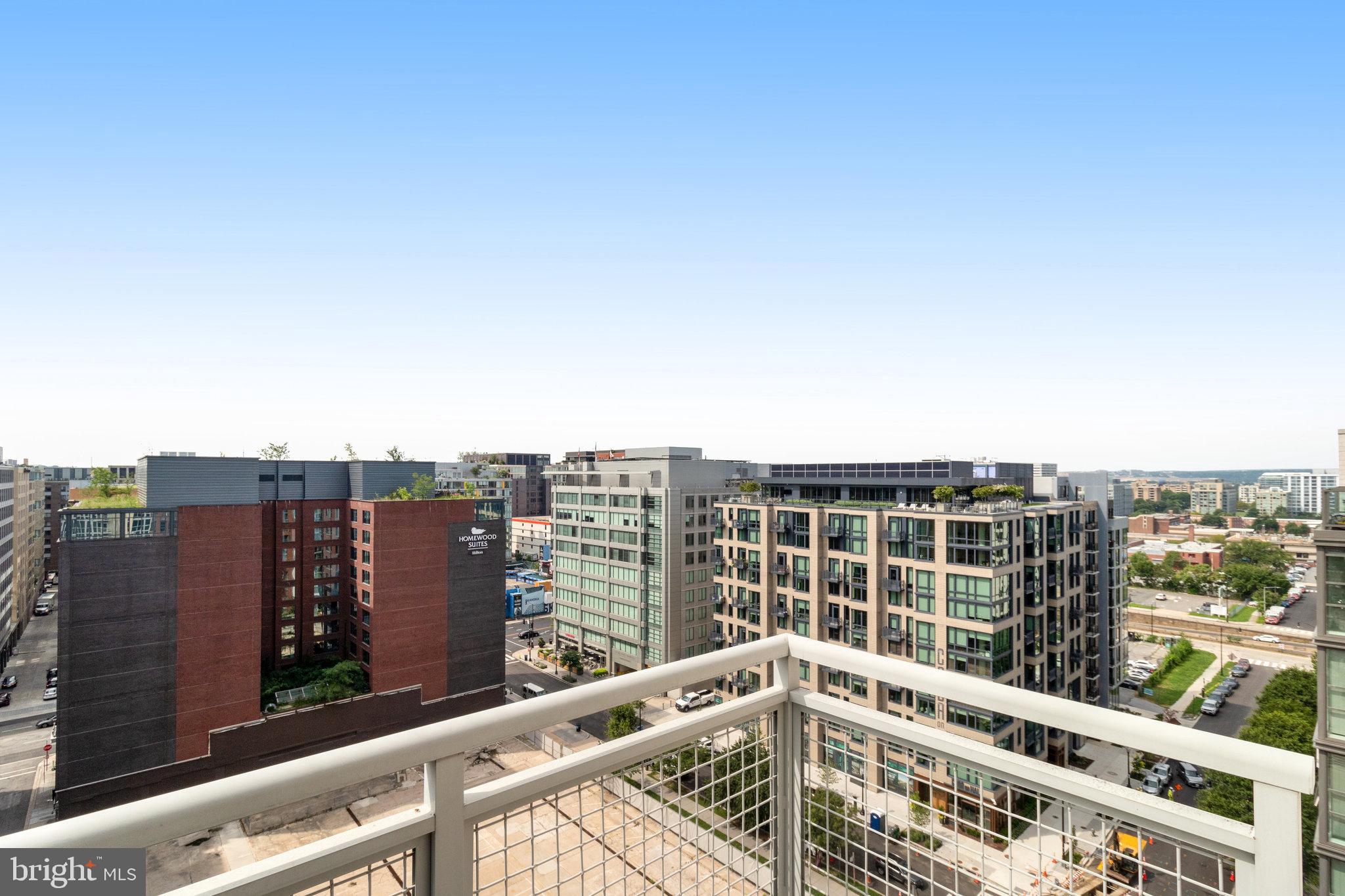 1025 1st St SE #1406