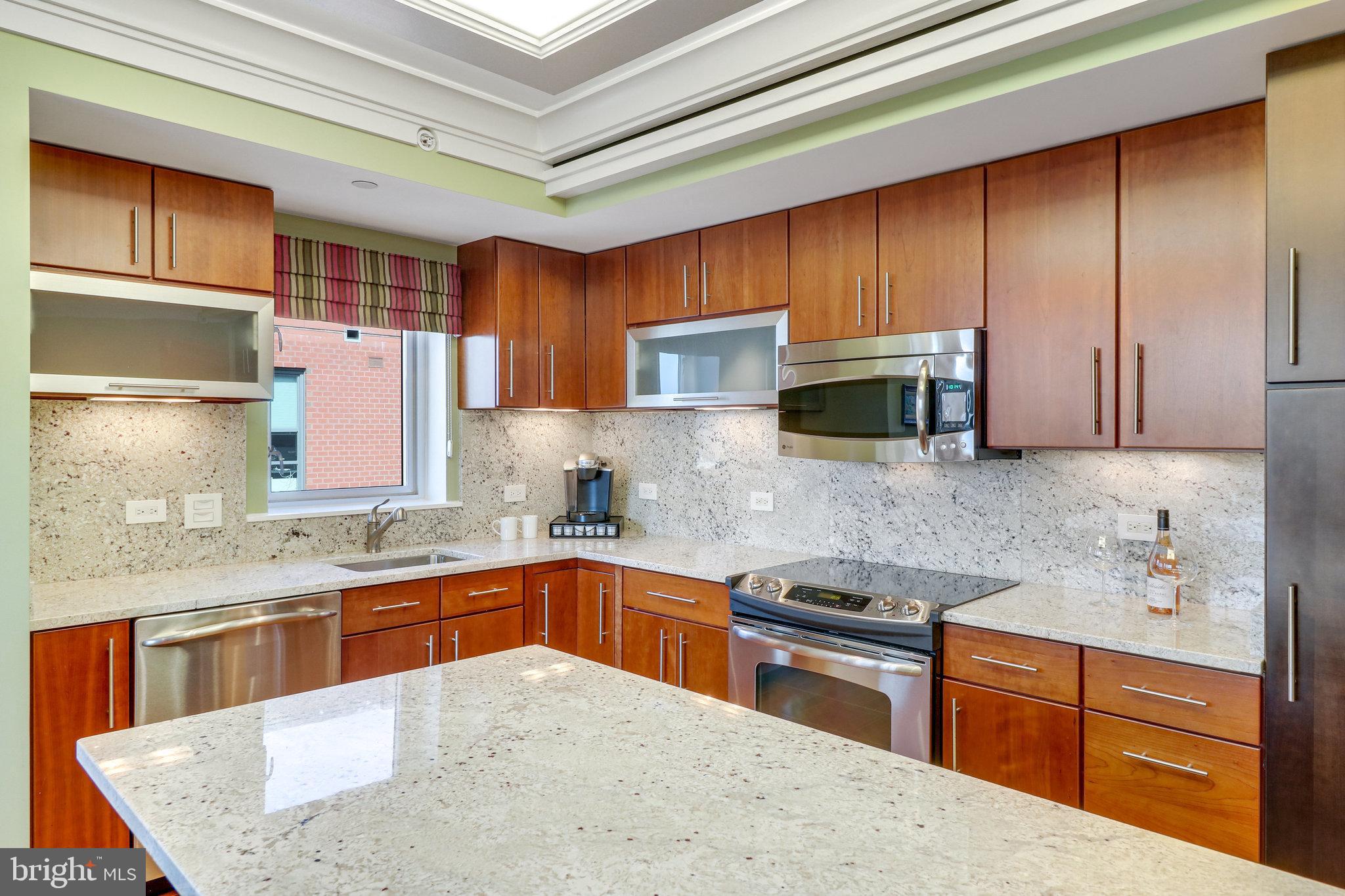 1025 1st St SE #1406