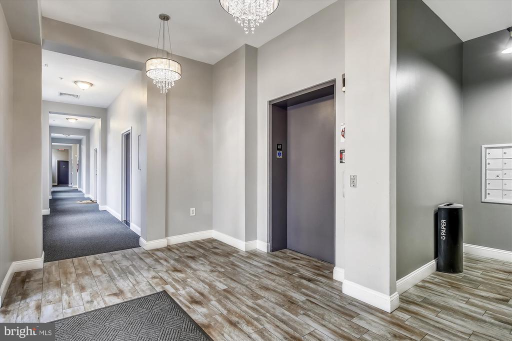 1633 N COLONIAL TER #402