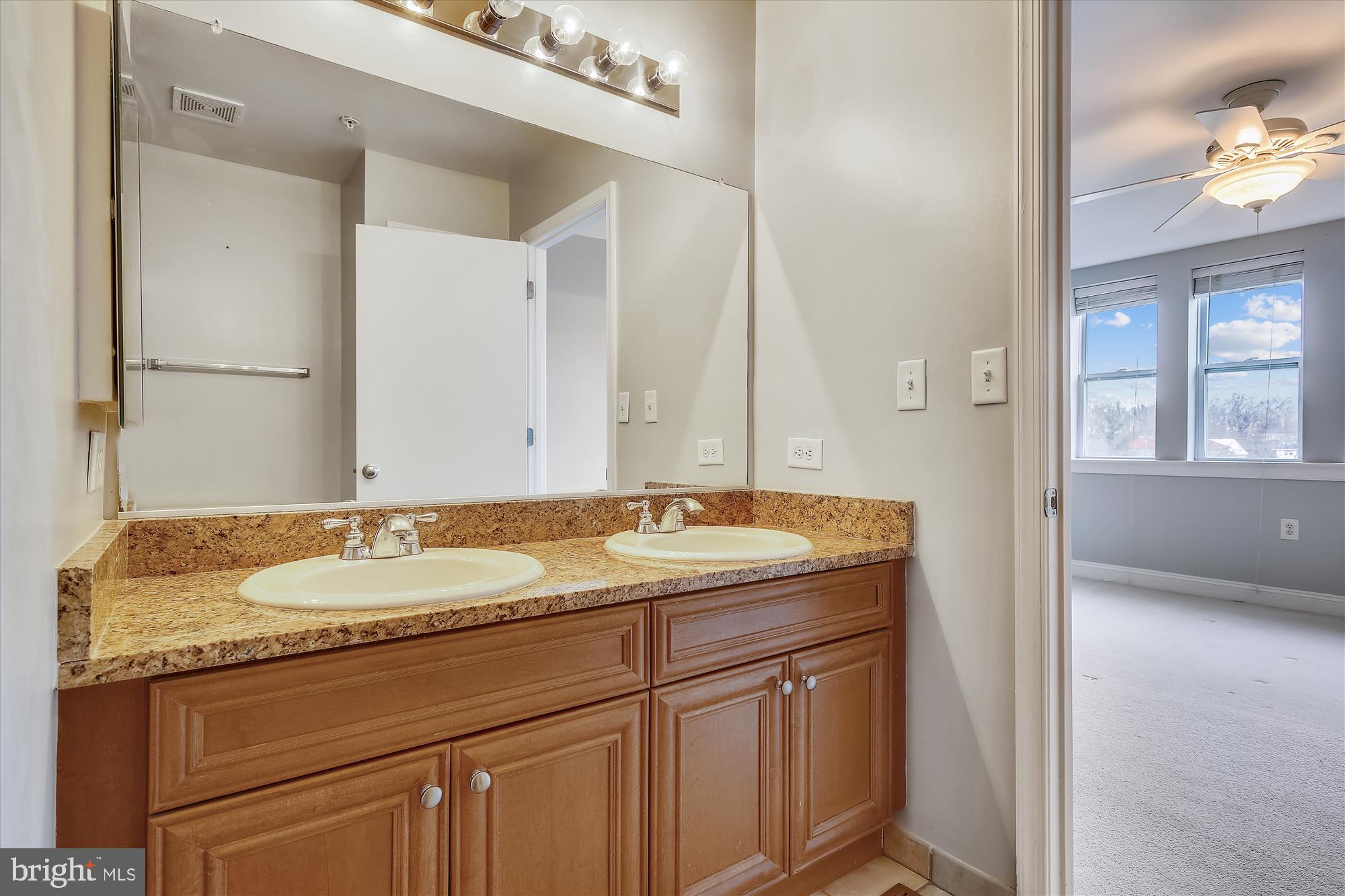 1633 N COLONIAL TER #402