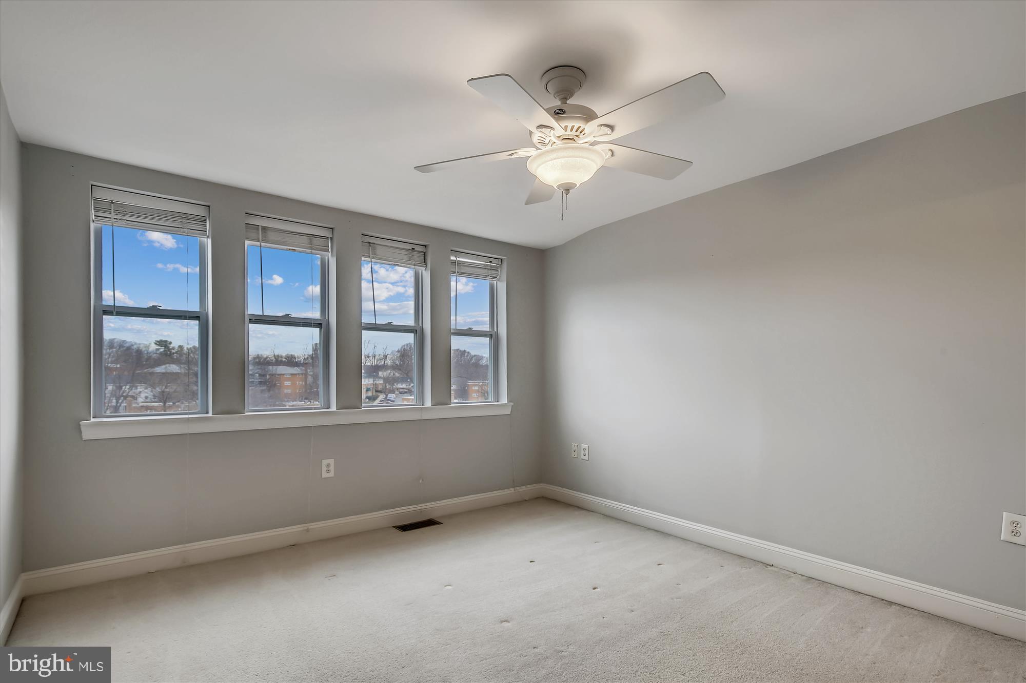 1633 N COLONIAL TER #402