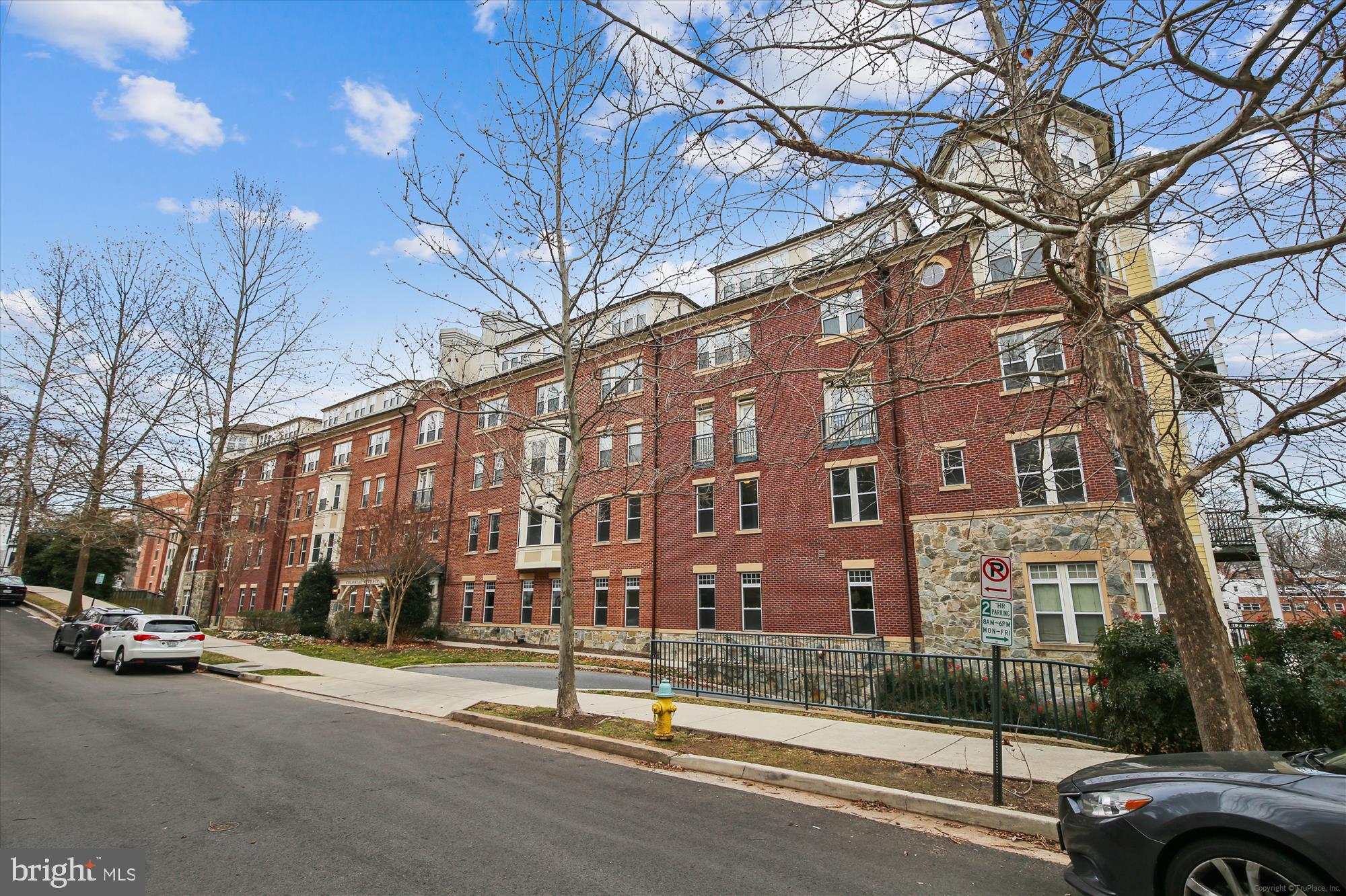 1633 N COLONIAL TER #402