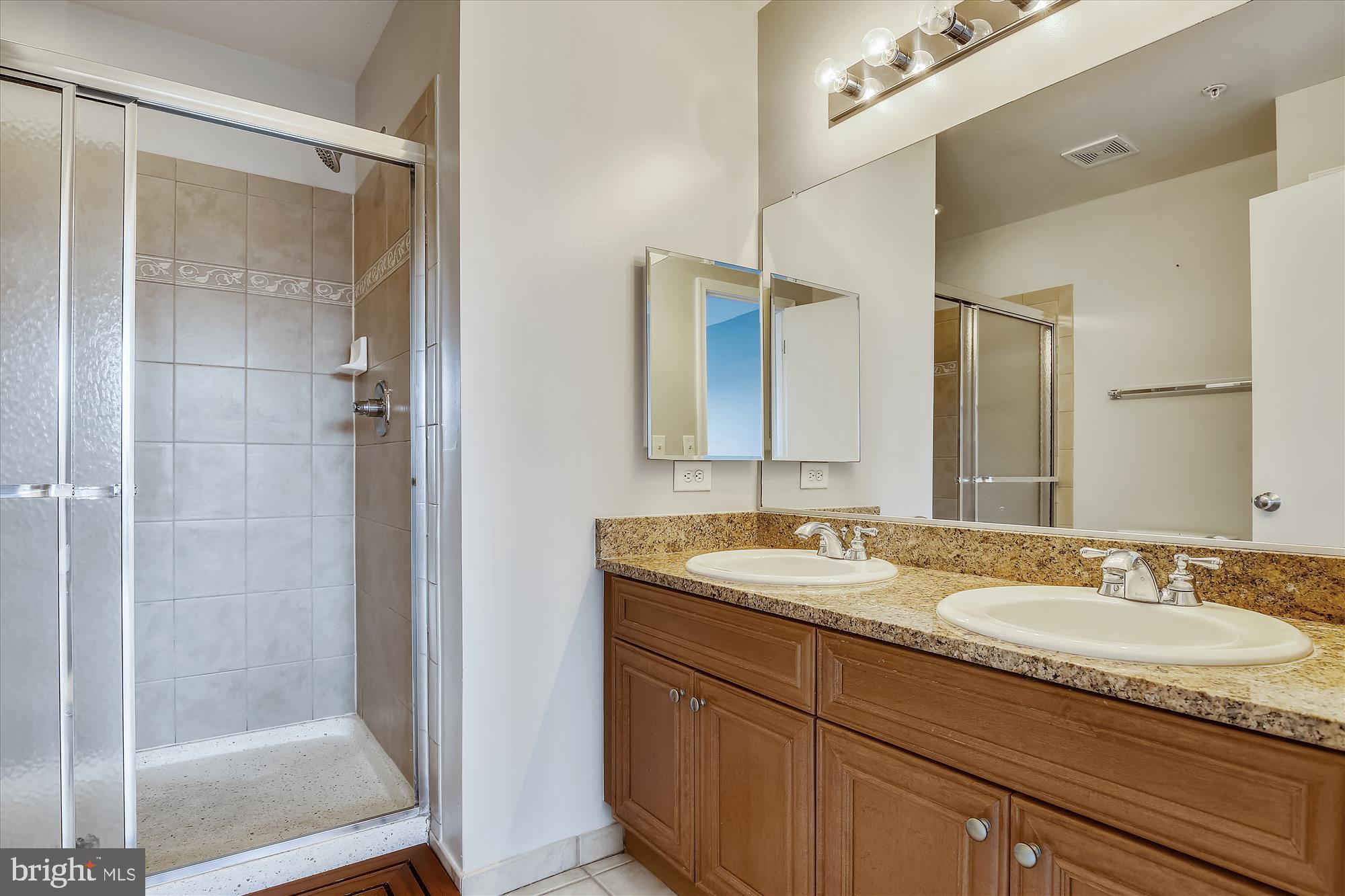 1633 N COLONIAL TER #402