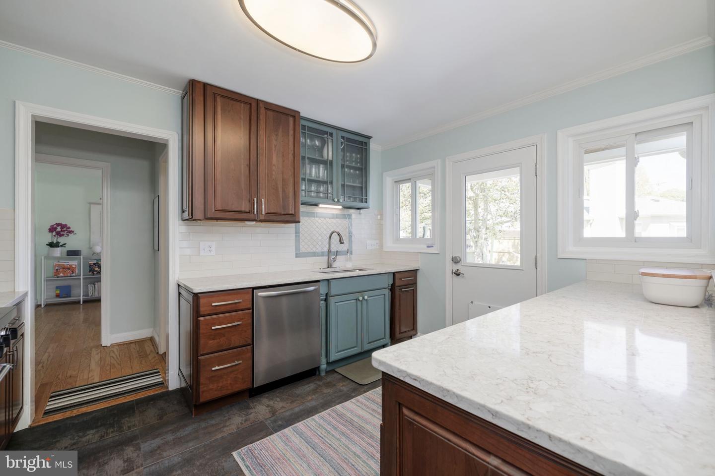 411 Skyhill Rd