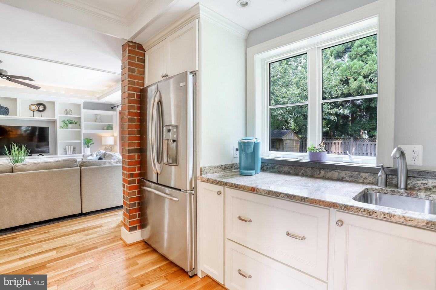 515 W Windsor Ave