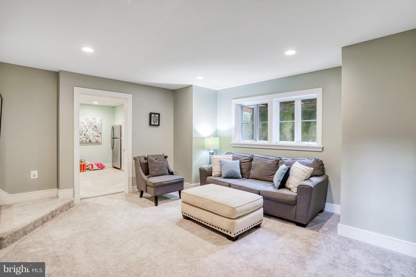 515 W Windsor Ave