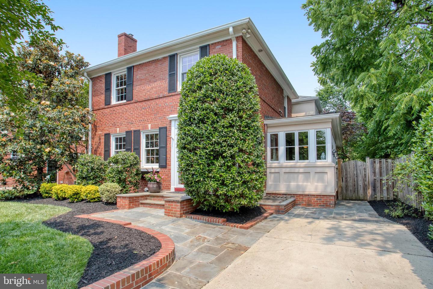 515 W Windsor Ave