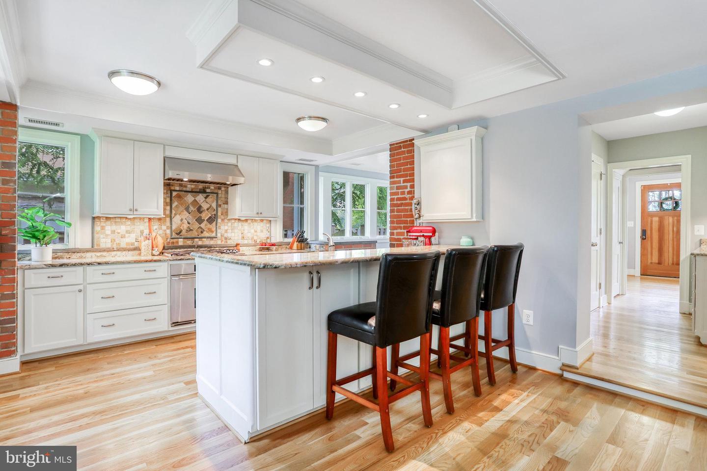 515 W Windsor Ave