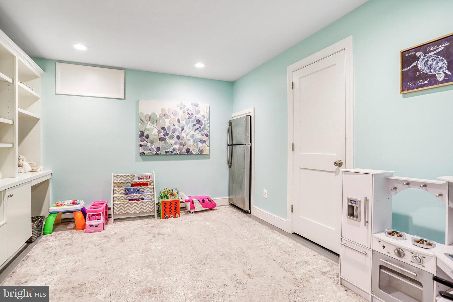 515 W Windsor Ave