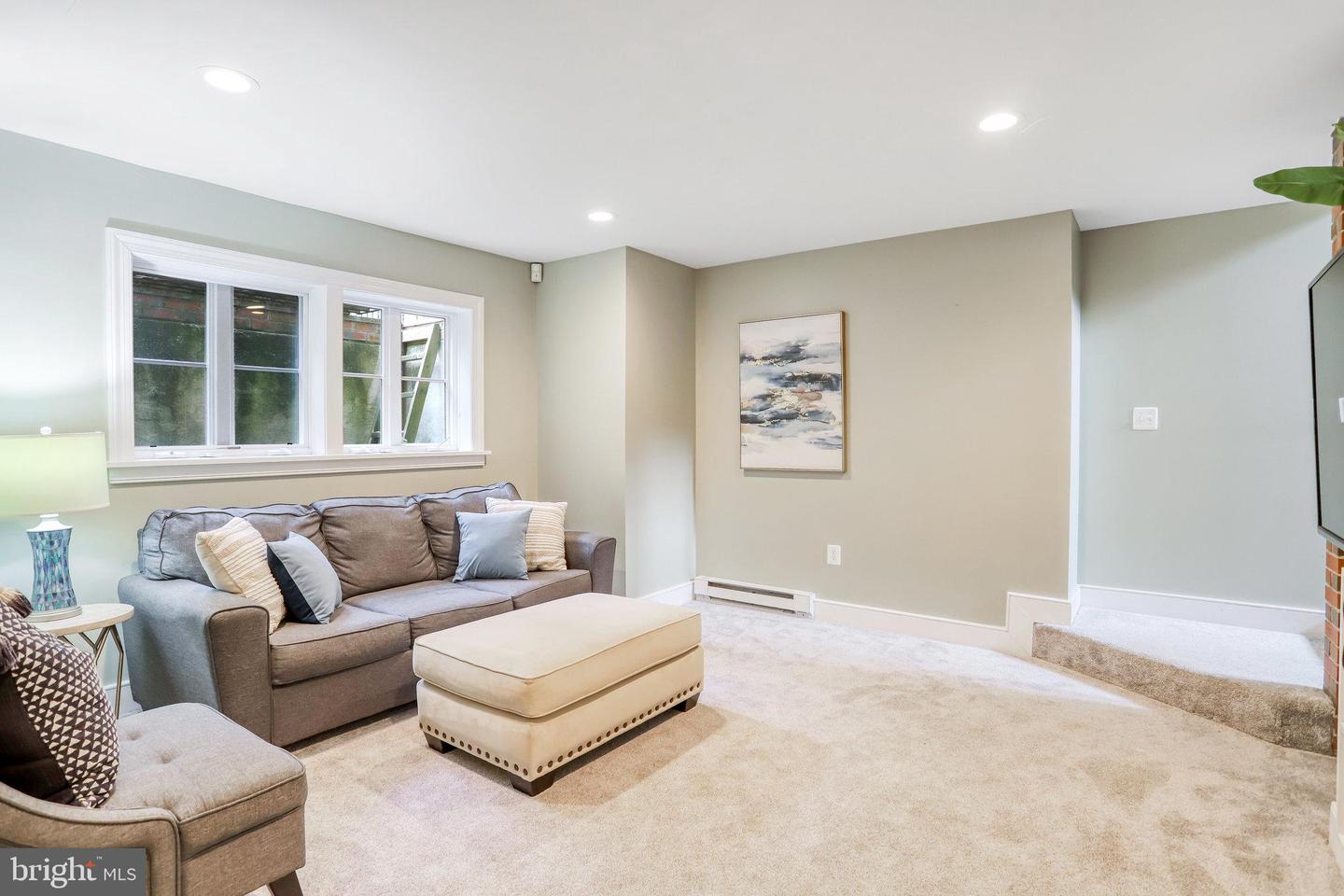 515 W Windsor Ave