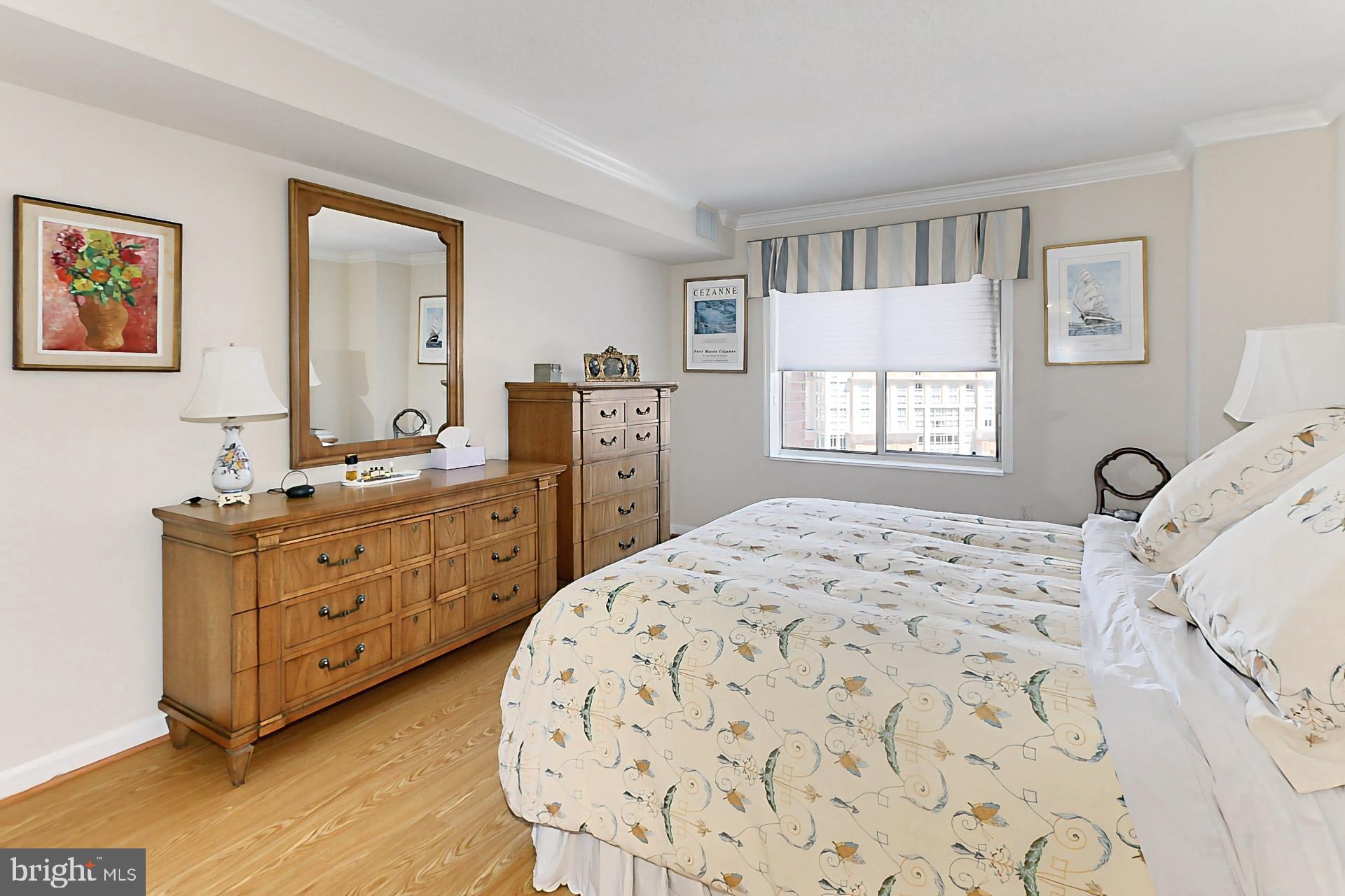 2181 Jamieson Ave #906