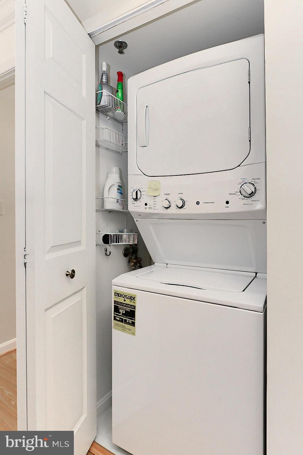 2181 Jamieson Ave #906