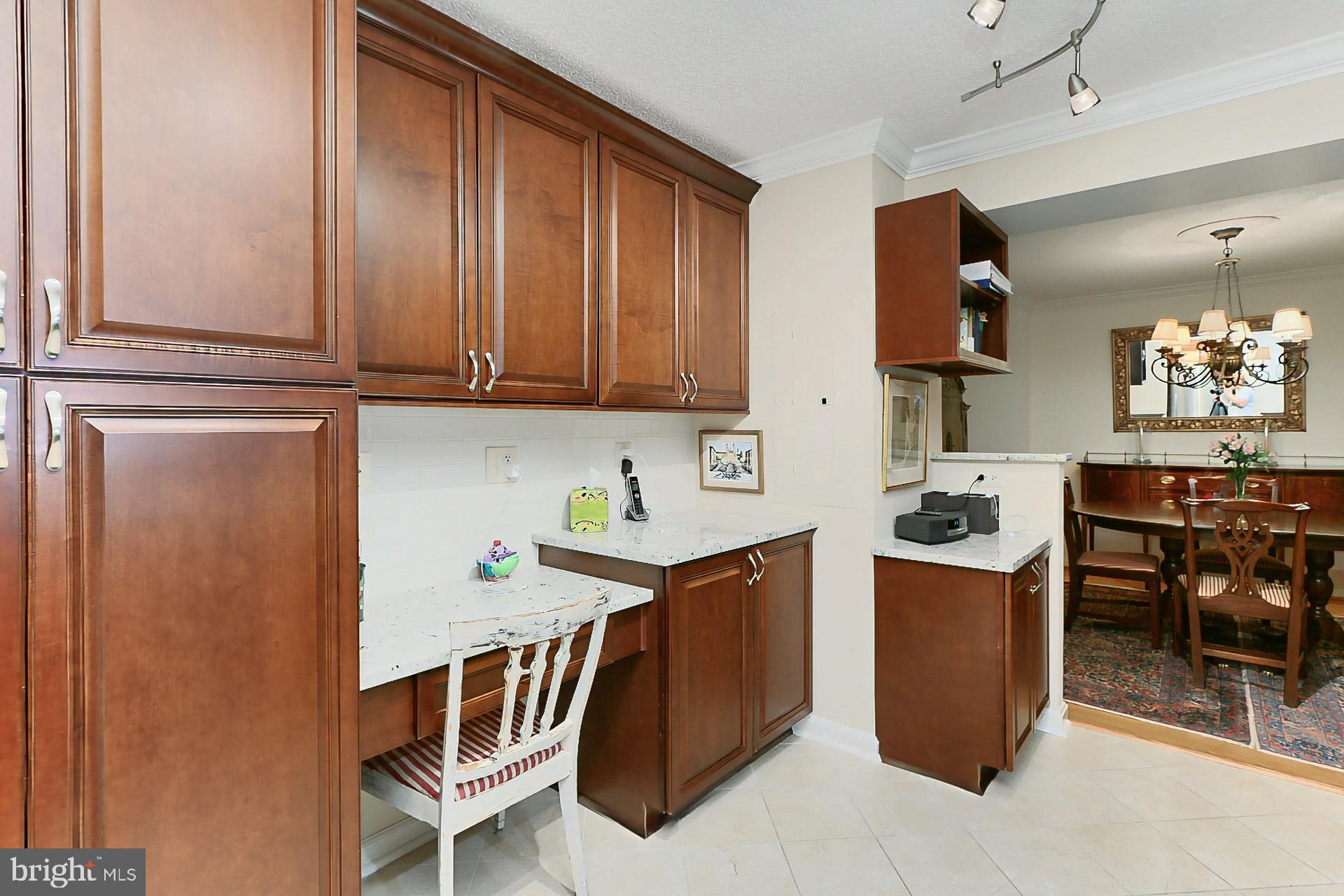 2181 Jamieson Ave #906