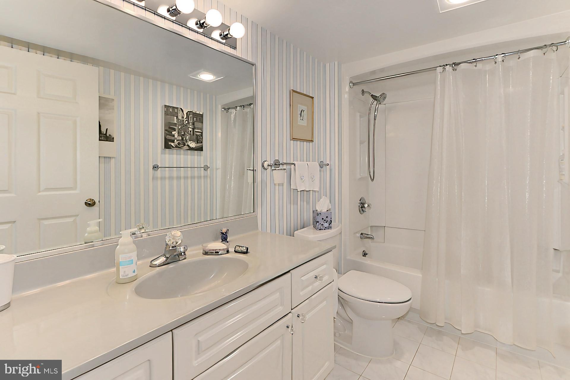 2181 Jamieson Ave #906