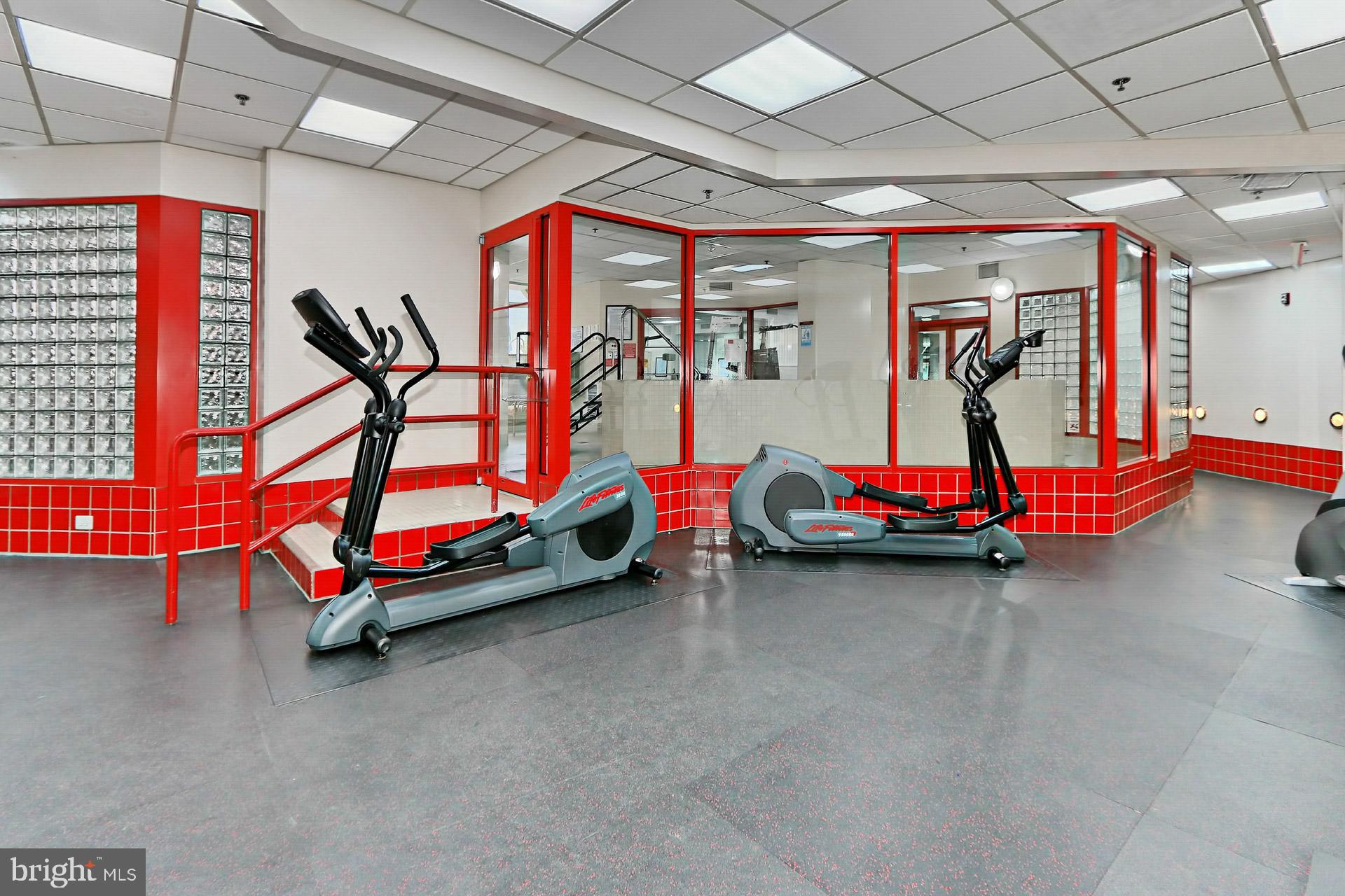 2181 Jamieson Ave #906