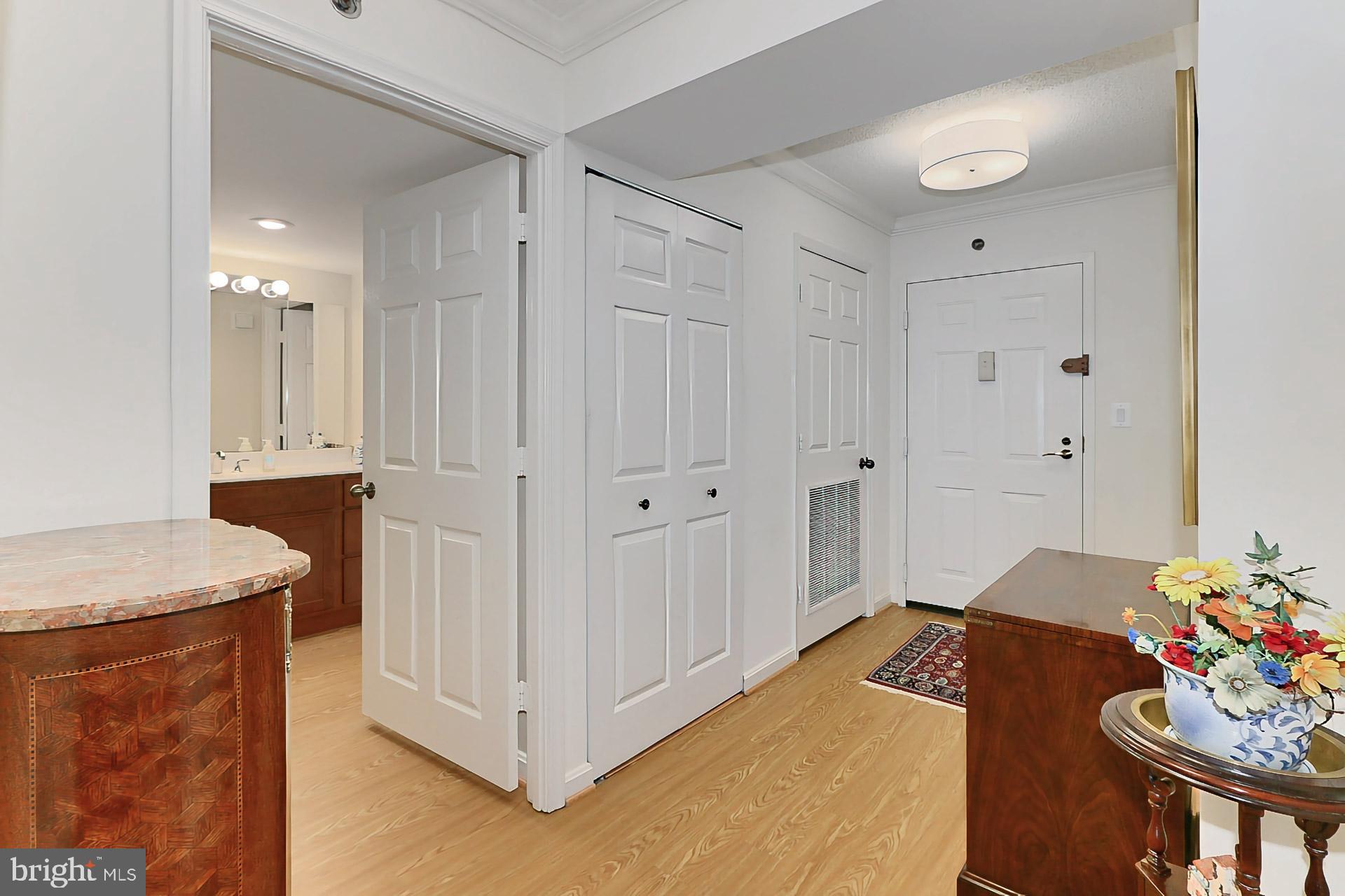 2181 Jamieson Ave #906