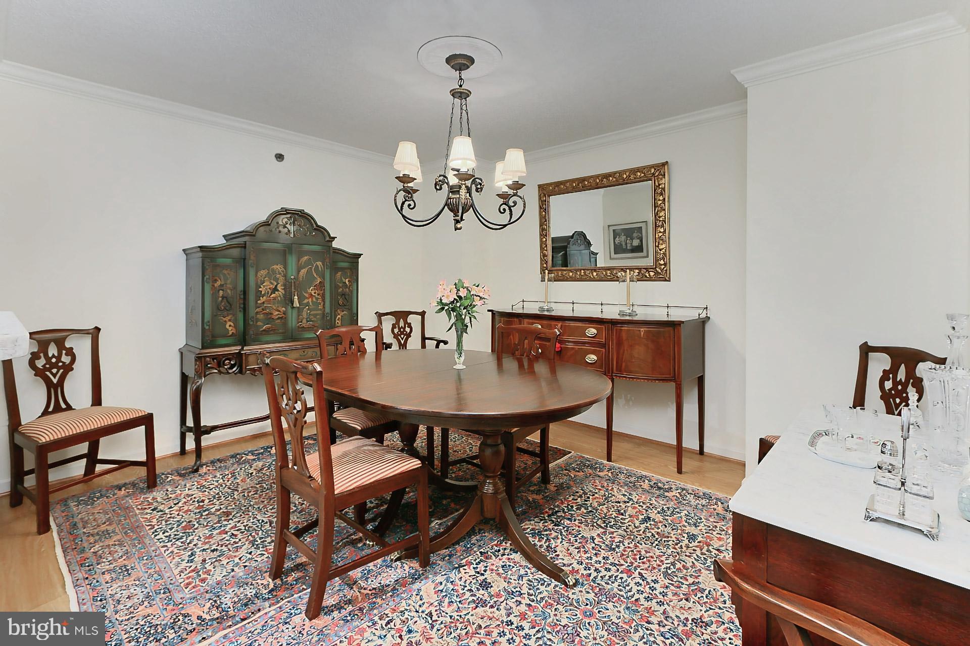 2181 Jamieson Ave #906