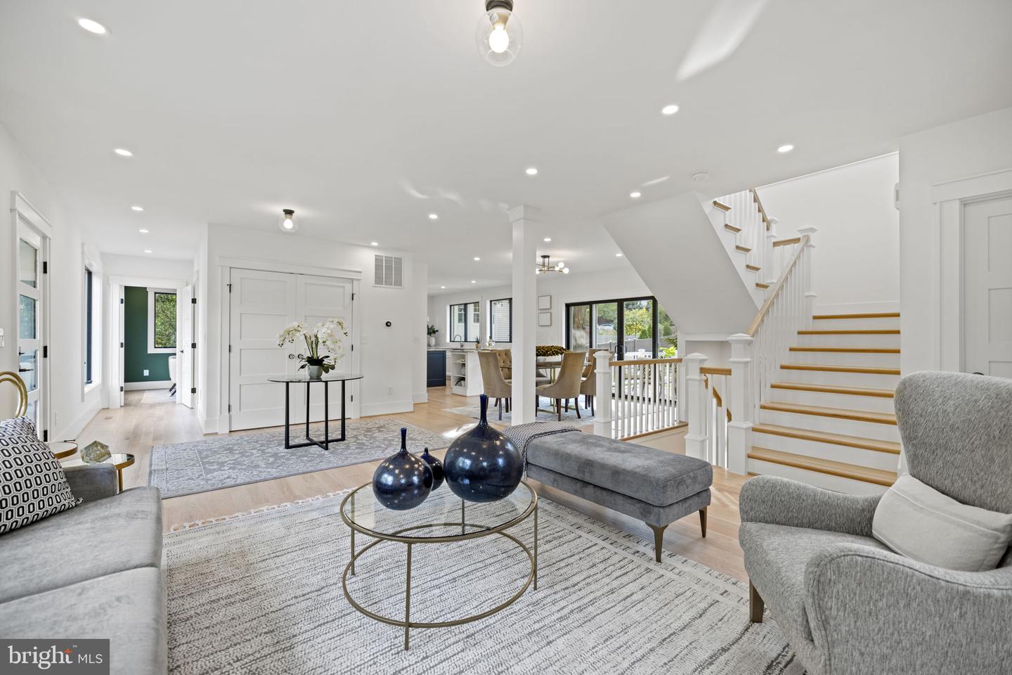 3602 Russell Rd