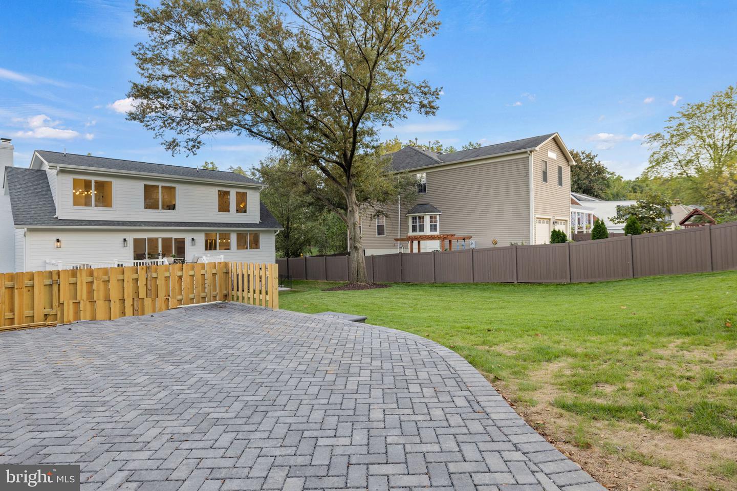 3602 Russell Rd