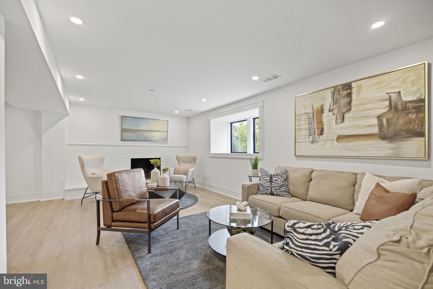 3602 Russell Rd