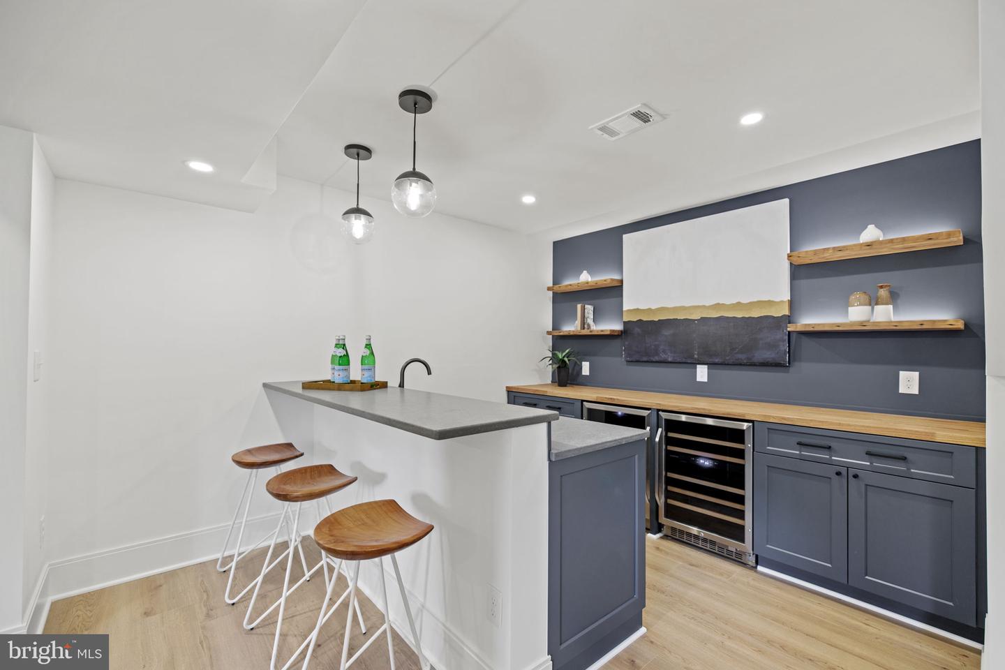 3602 Russell Rd