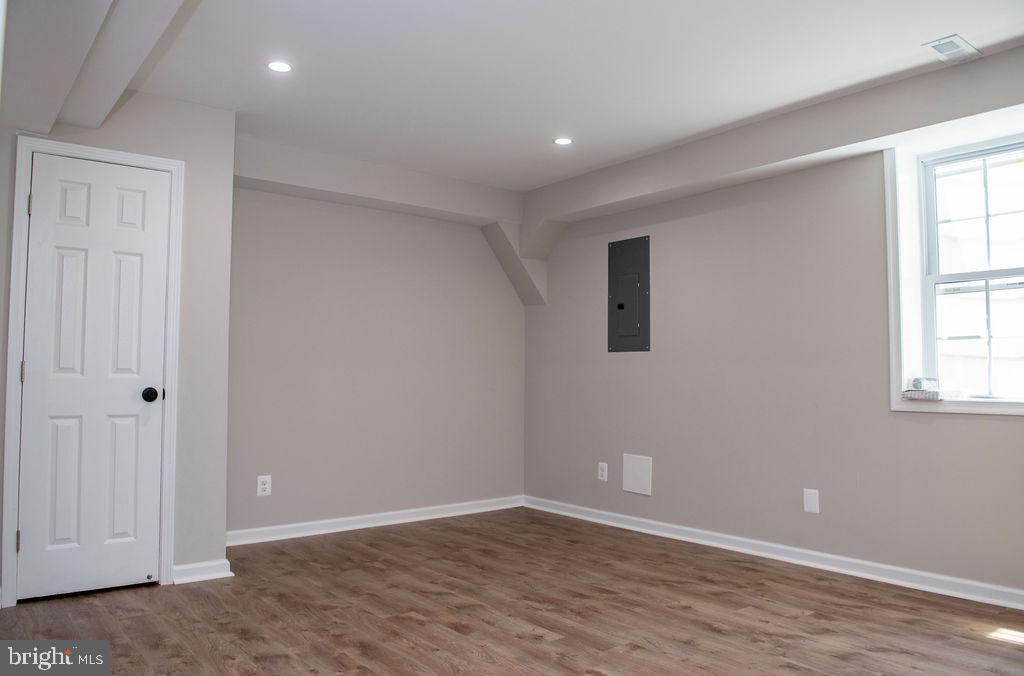 821 Summit Ave #B