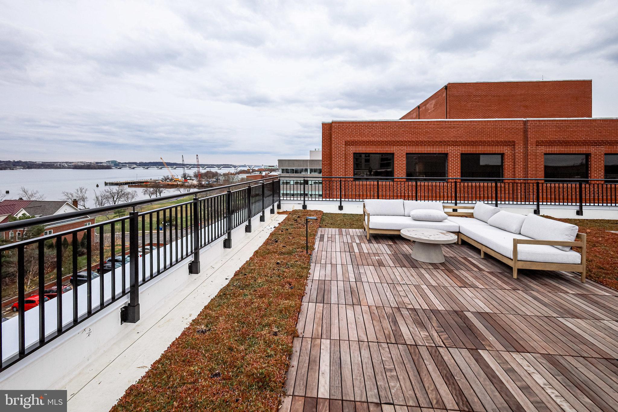 801 N Fairfax St #411