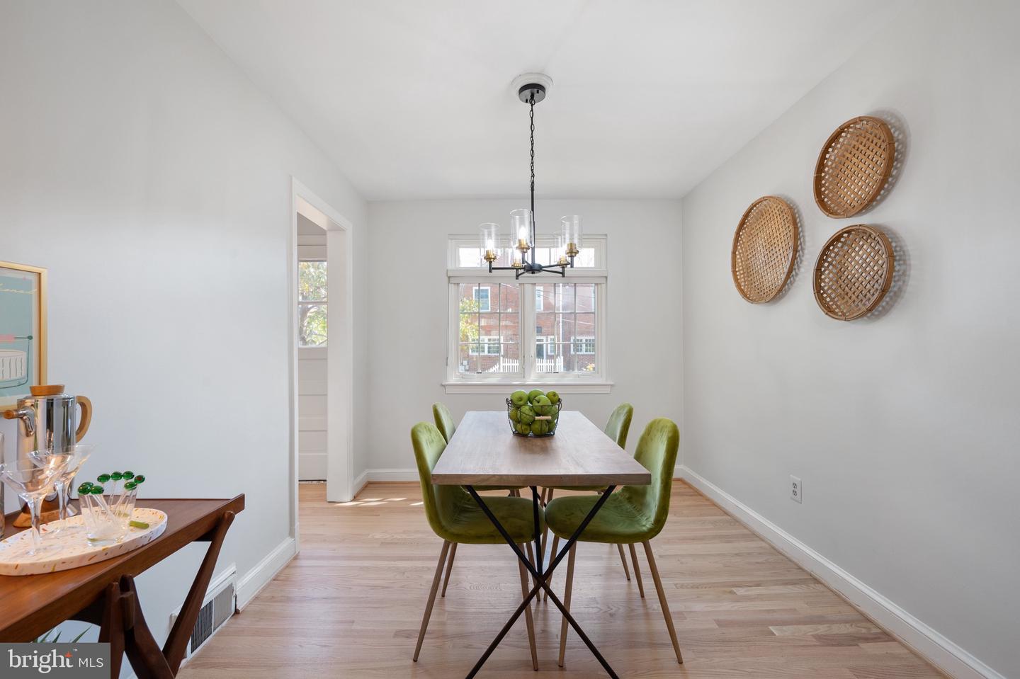 704 Avon Pl