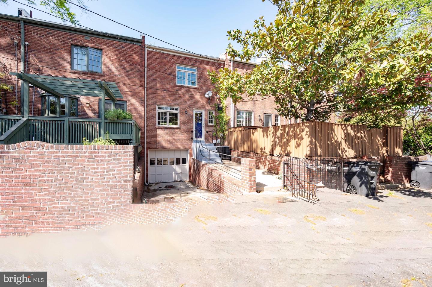 704 Avon Pl
