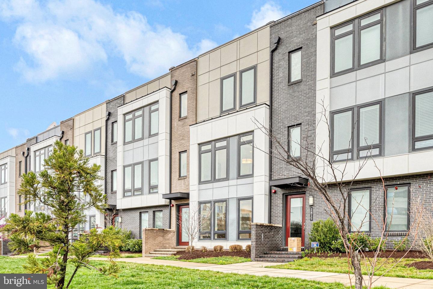 2817 Eisenhower Ave