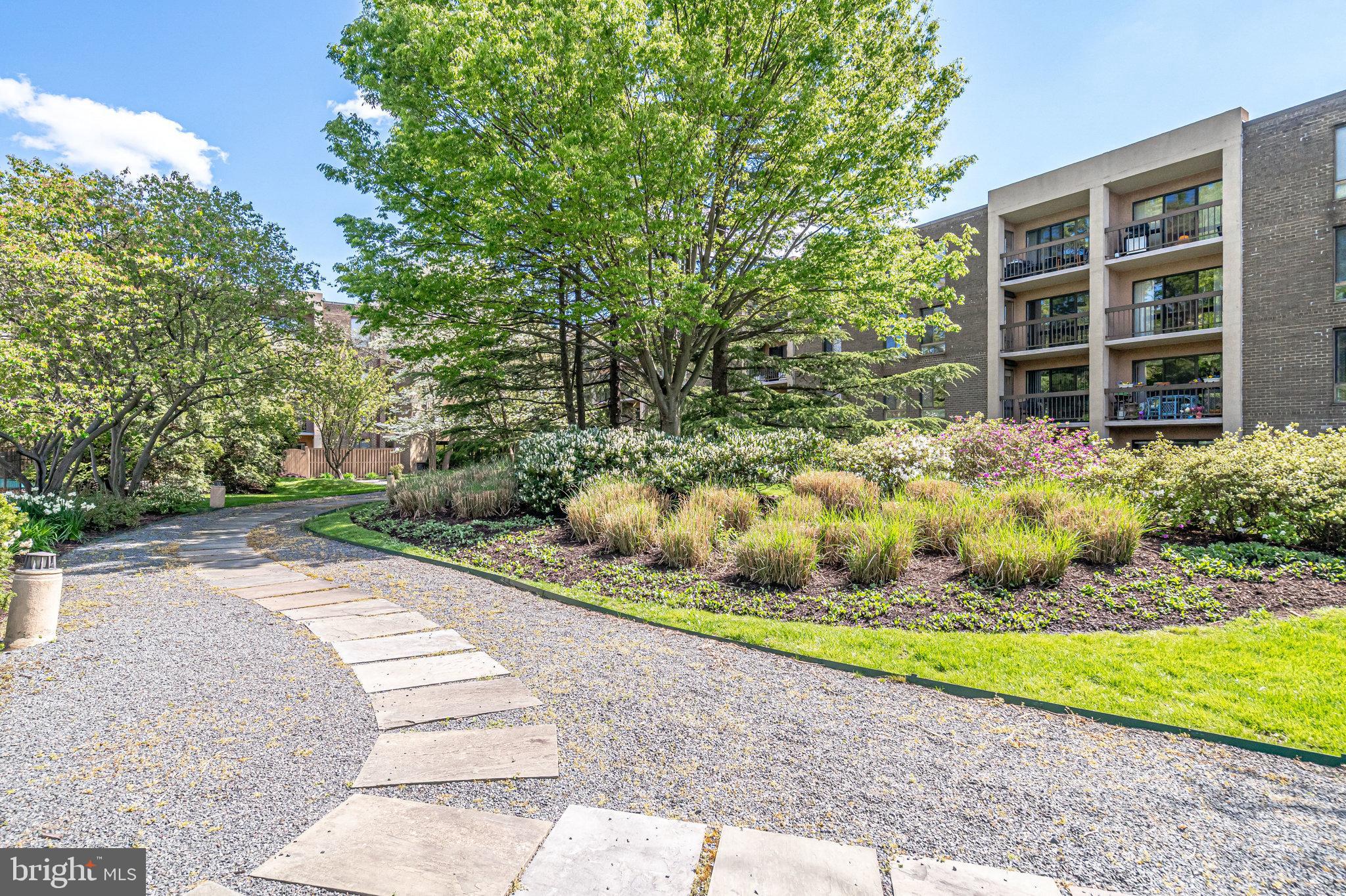 807 N Howard St #412