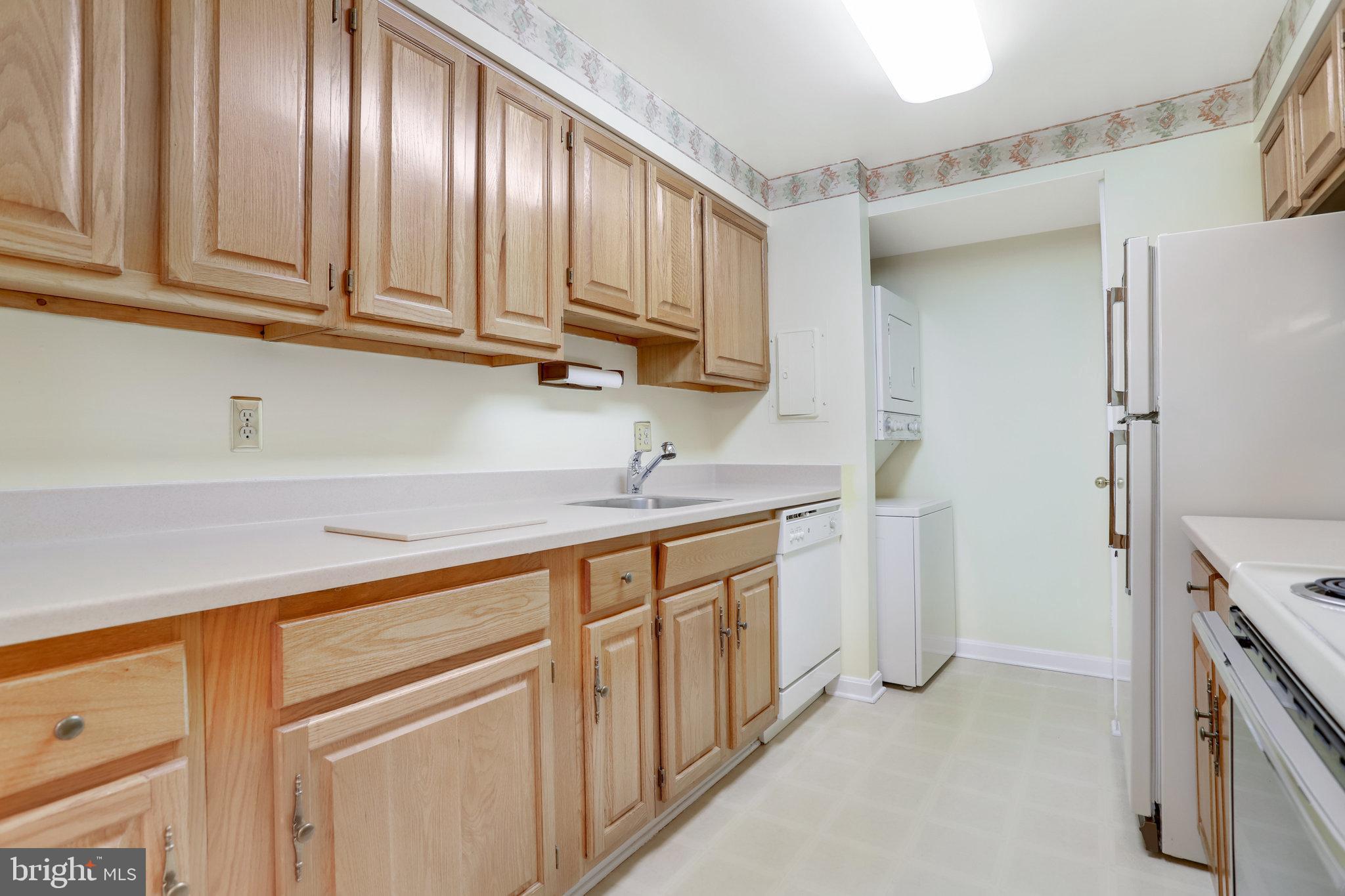 807 N Howard St #412