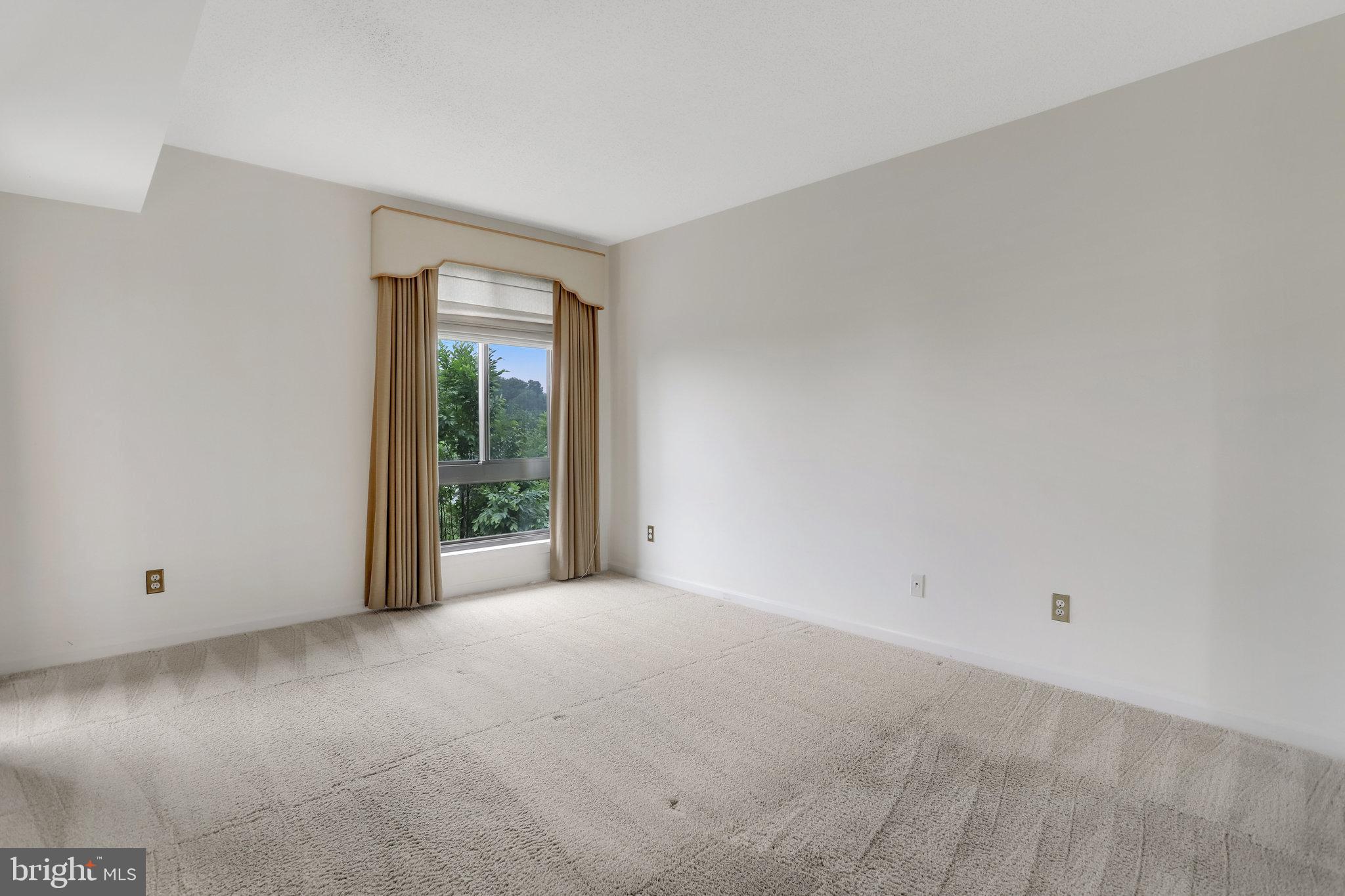 807 N Howard St #412