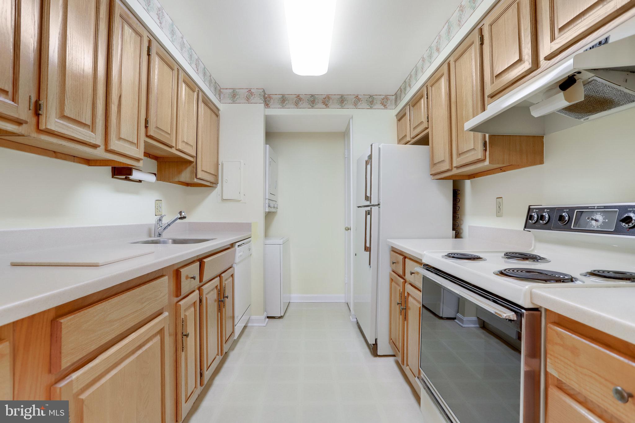 807 N Howard St #412