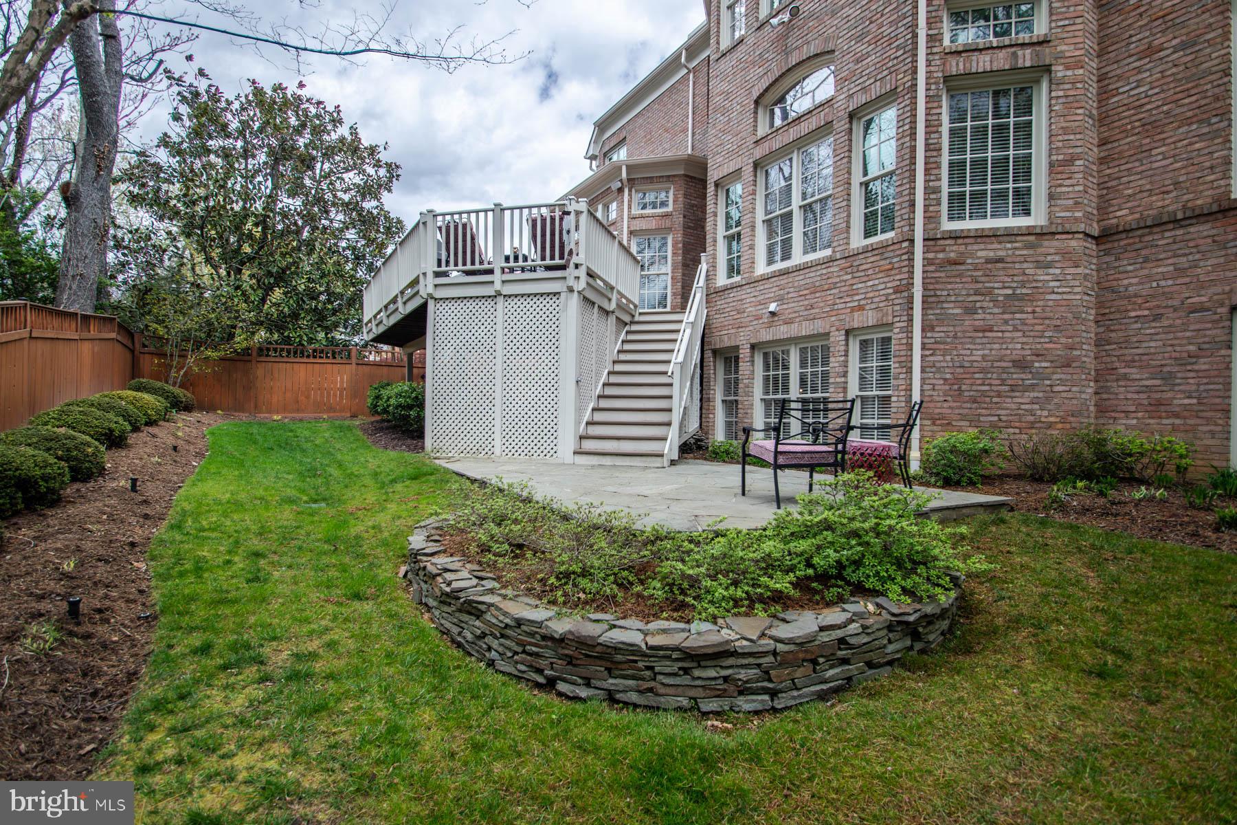 614 Kings Cloister Cir